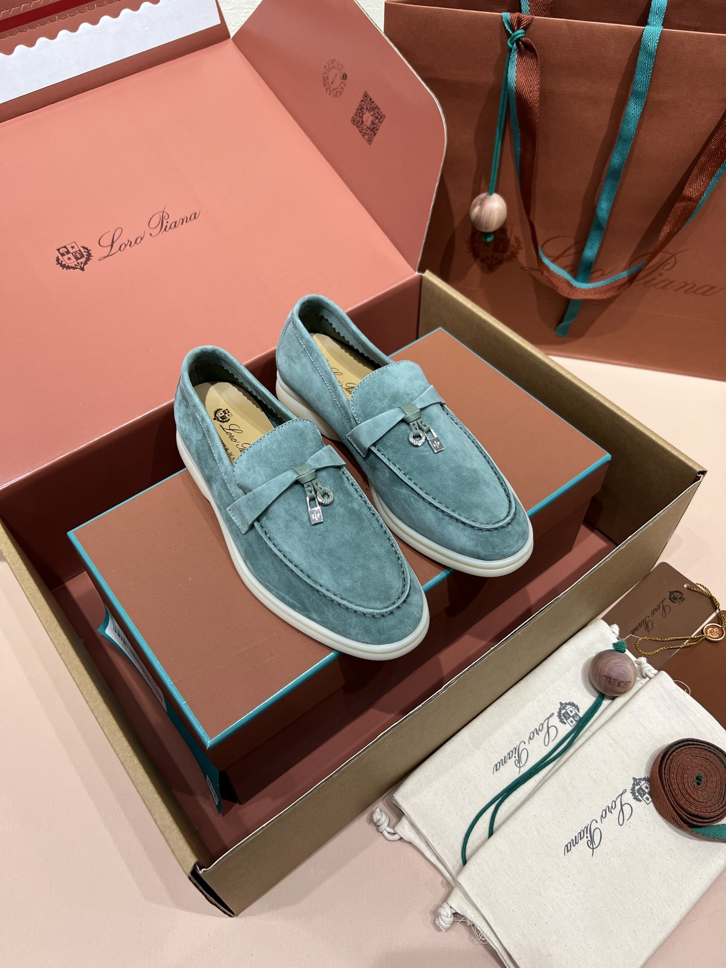 ua L**o p*ana summer charms walk loafers