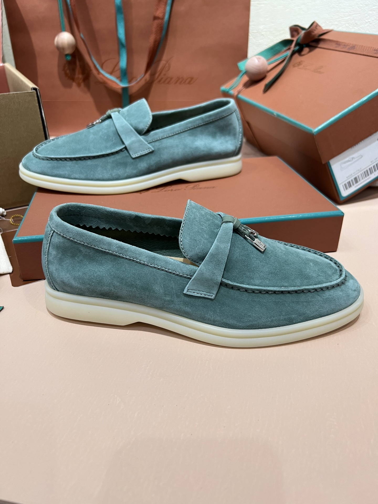 ua L**o p*ana summer charms walk loafers