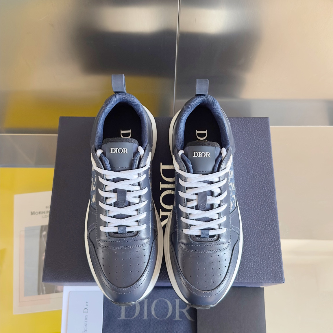 ua D*or b25 runner sneaker