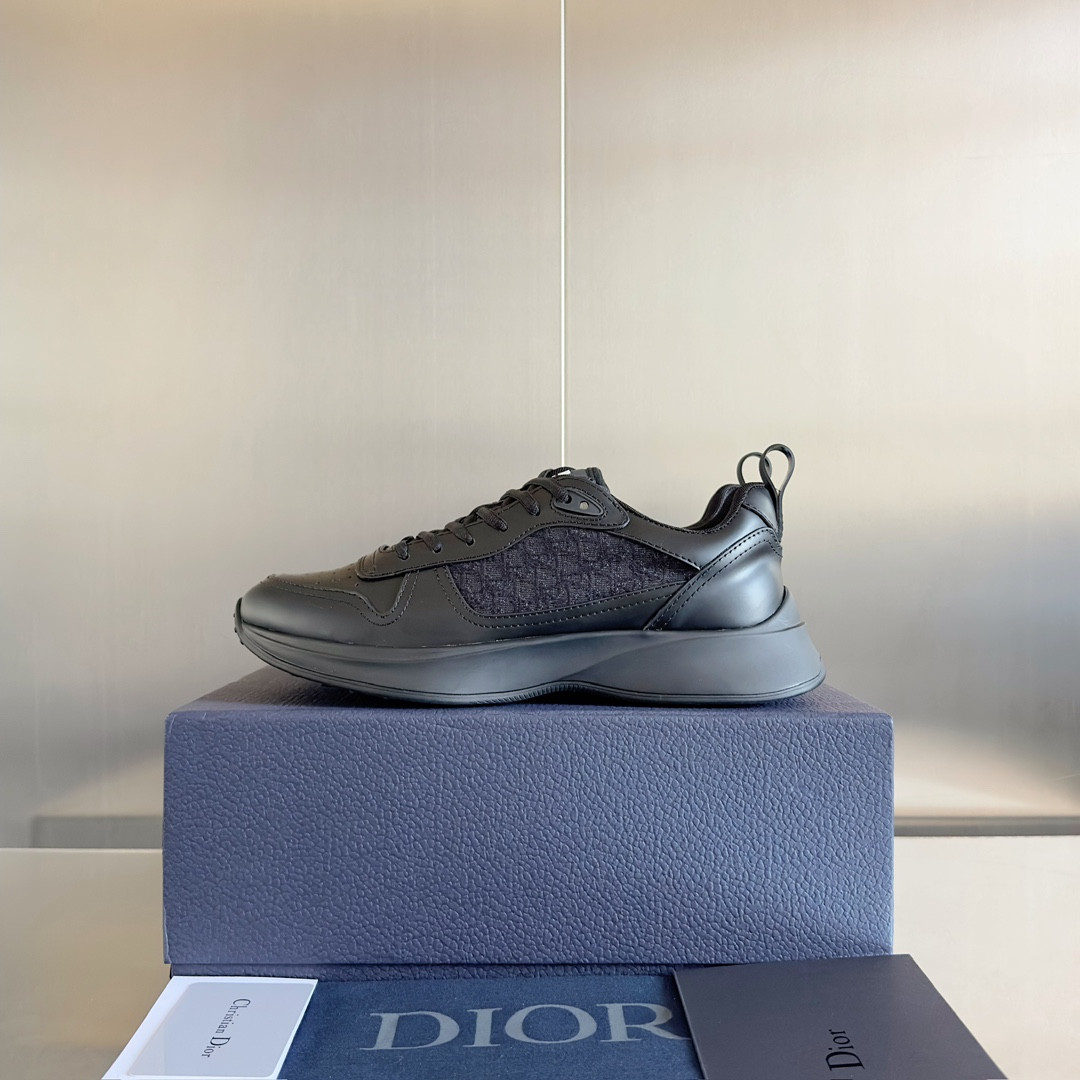 ua D*or b25 runner sneaker