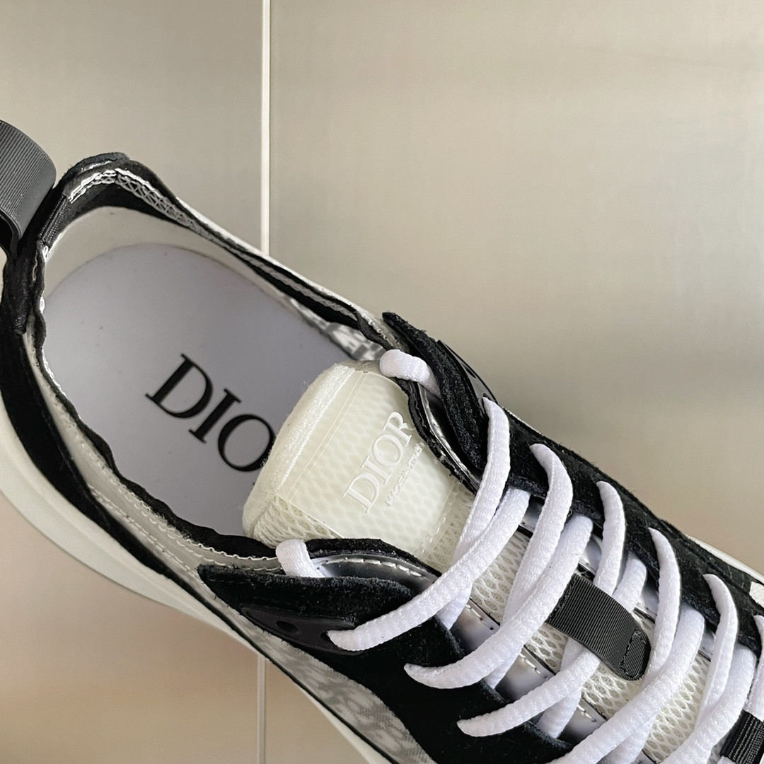 ua D*or b25 runner sneaker
