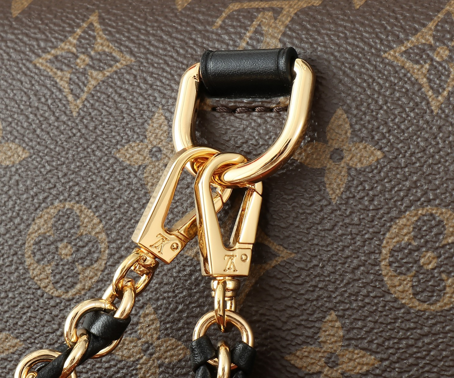 LV Pochette Métis Backpack M11941 20x17x7CM