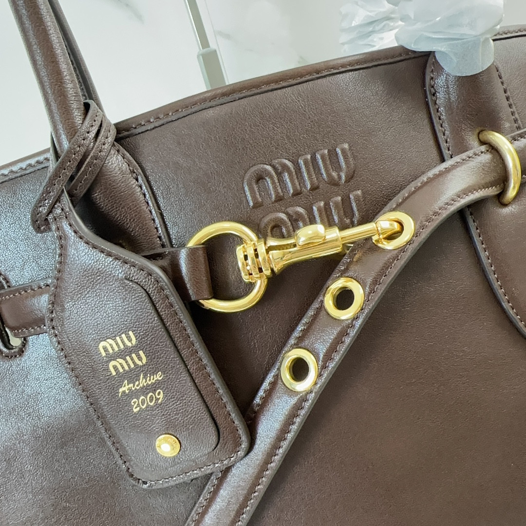 Miu Miu aventure nappa 31X40X13CM