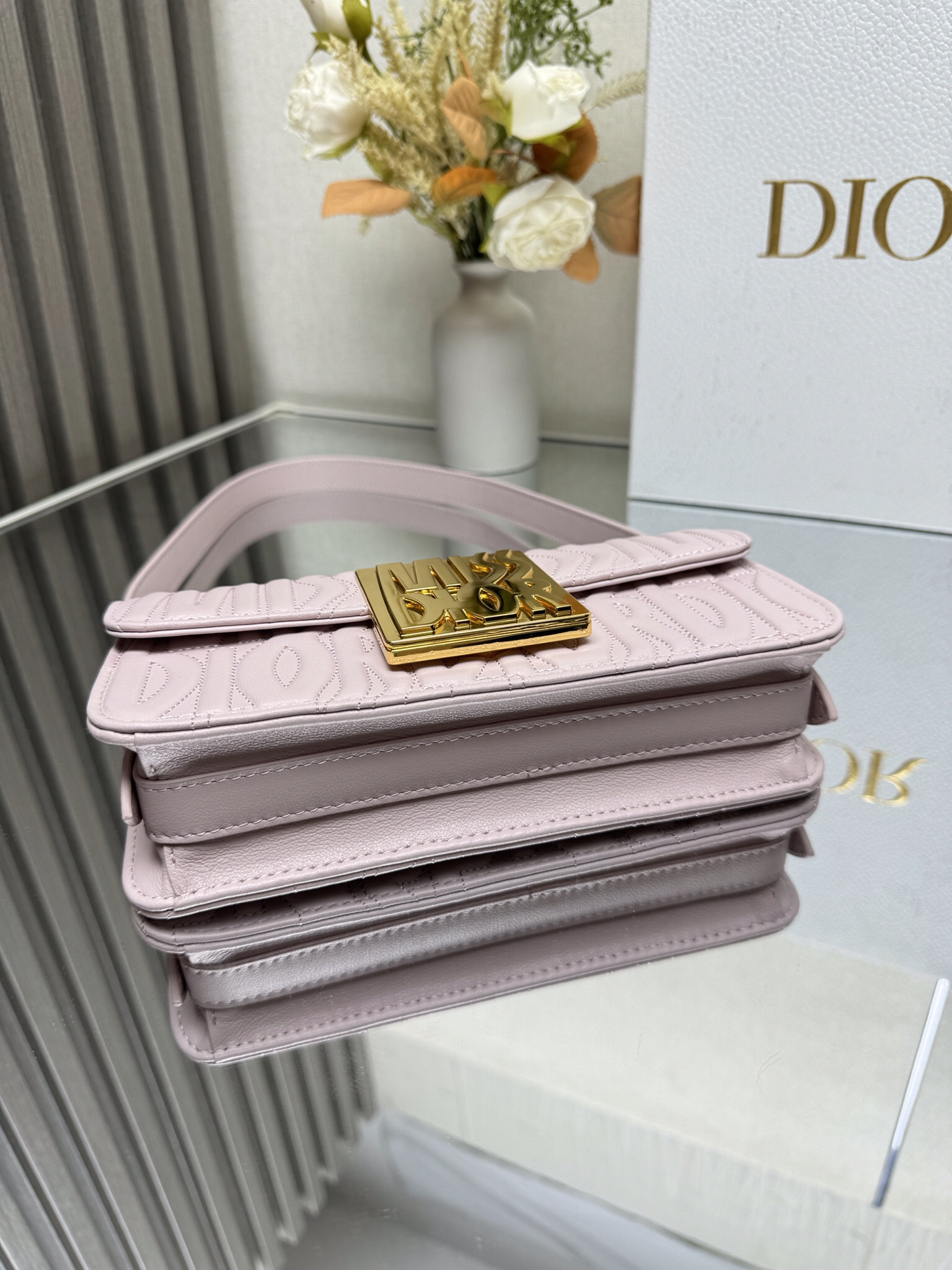 D*or miss D*or flap bag 22 x 11 x 6 cm