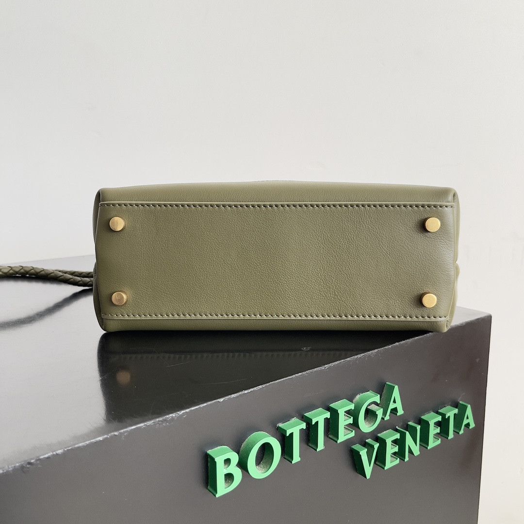 bo*te*ga Ve*ne*ta small andiamo 25x22x10.5cm