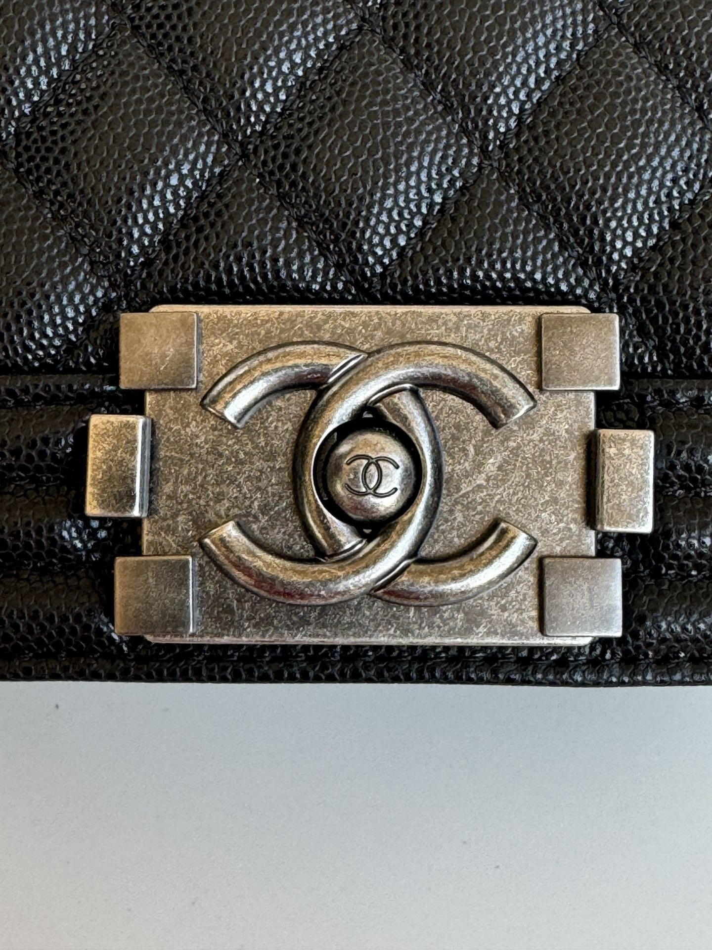 Ch*el  leboy  14.5x 20x 8.4cm