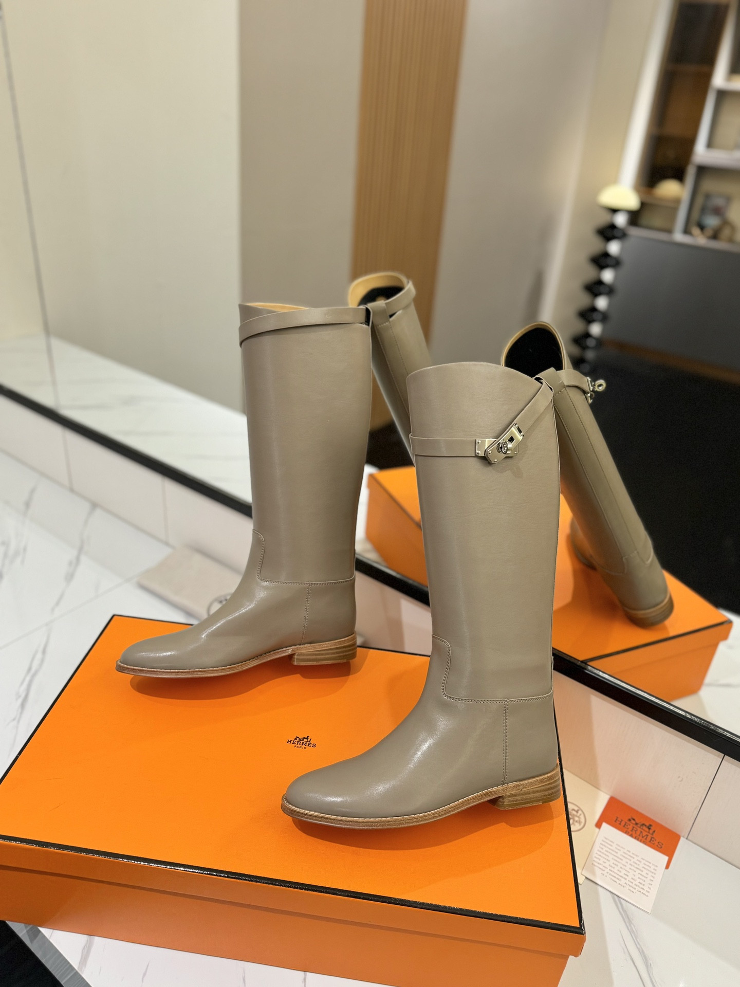 ua H**me5 jumping boots