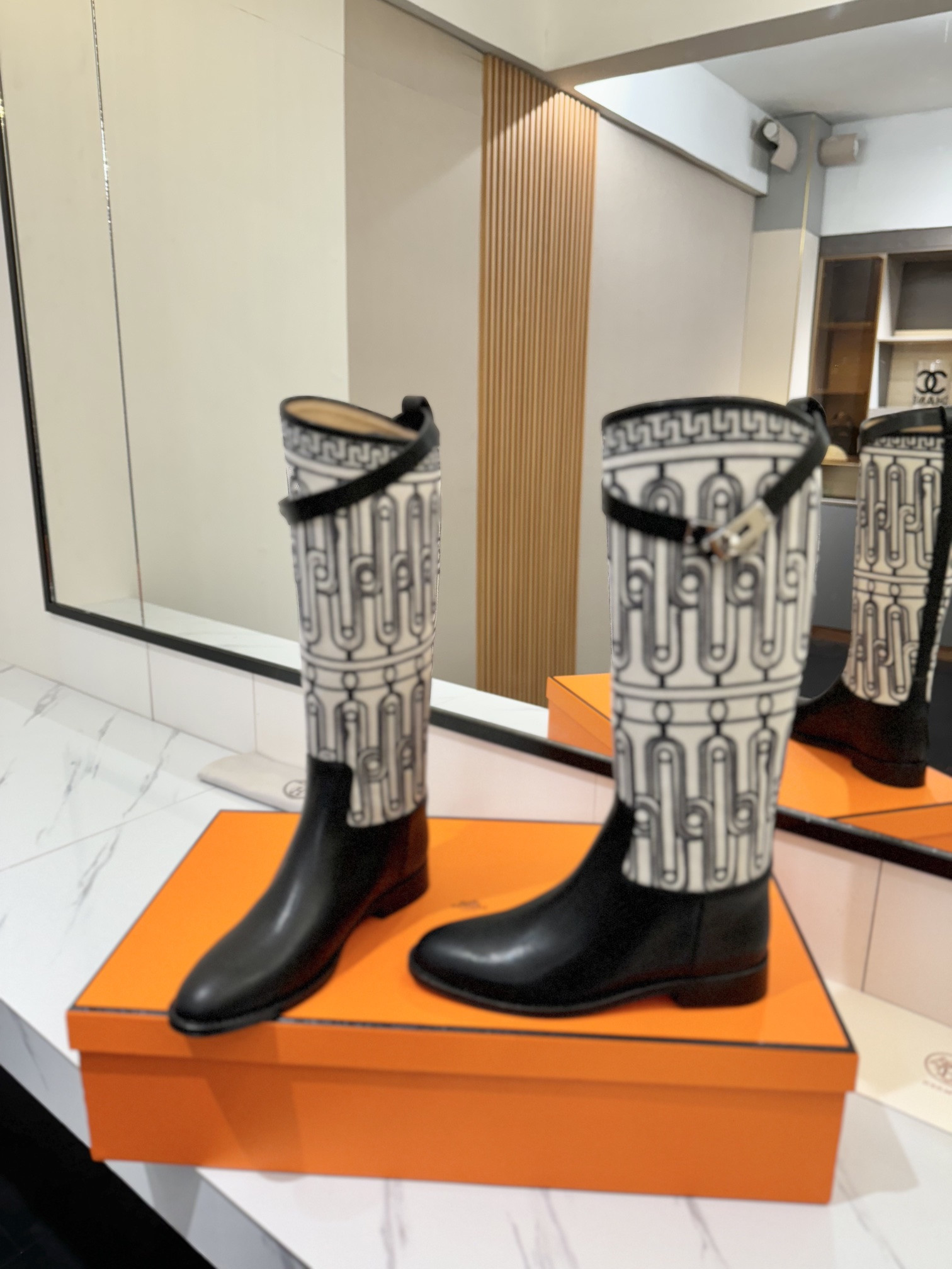 ua H**me5 jumping boots