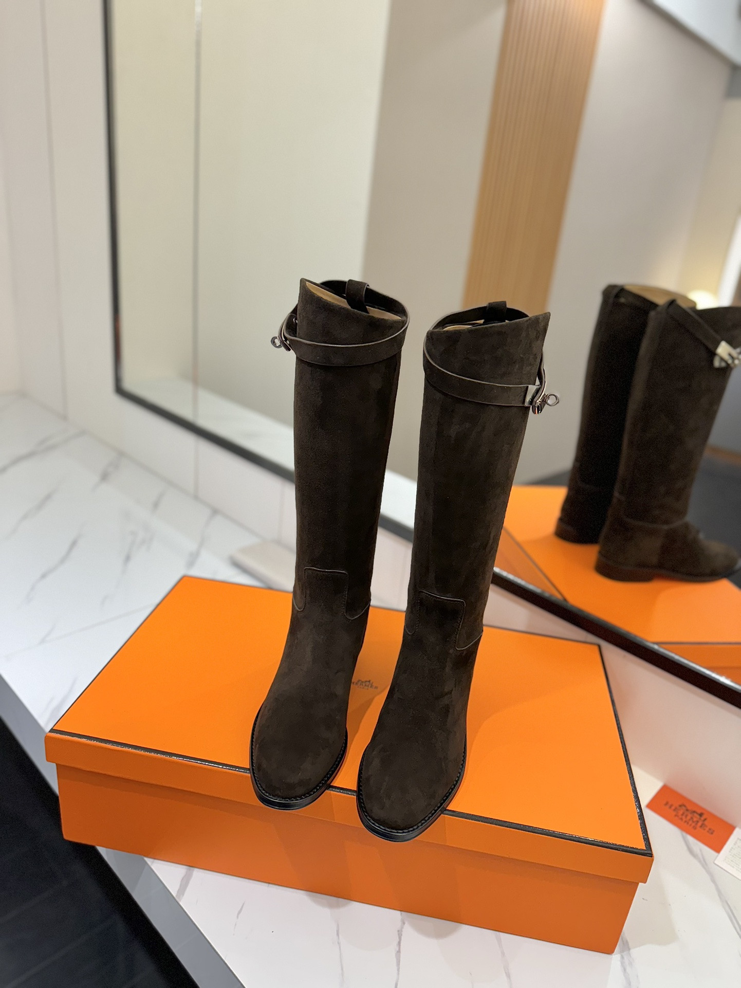 ua H**me5 jumping boots