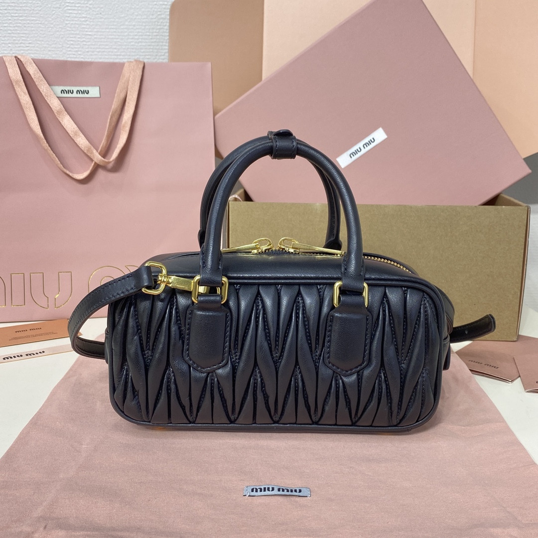 Miu Miu Arcadie matelassé nappa leather bag 22X10.5X7.5cm