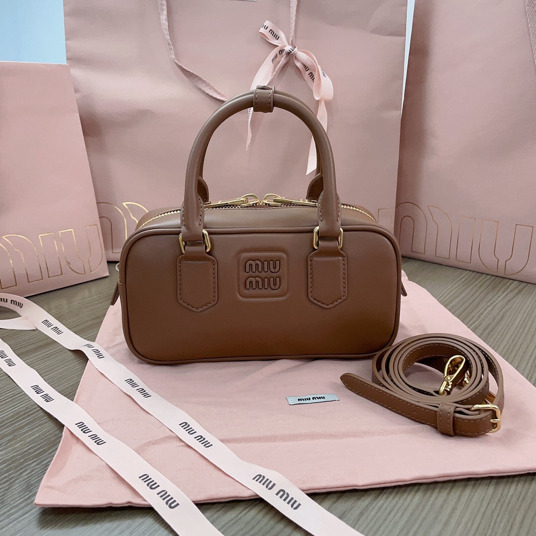 Miu Miu Arcadie leather bag 10.5x22x7.5cm