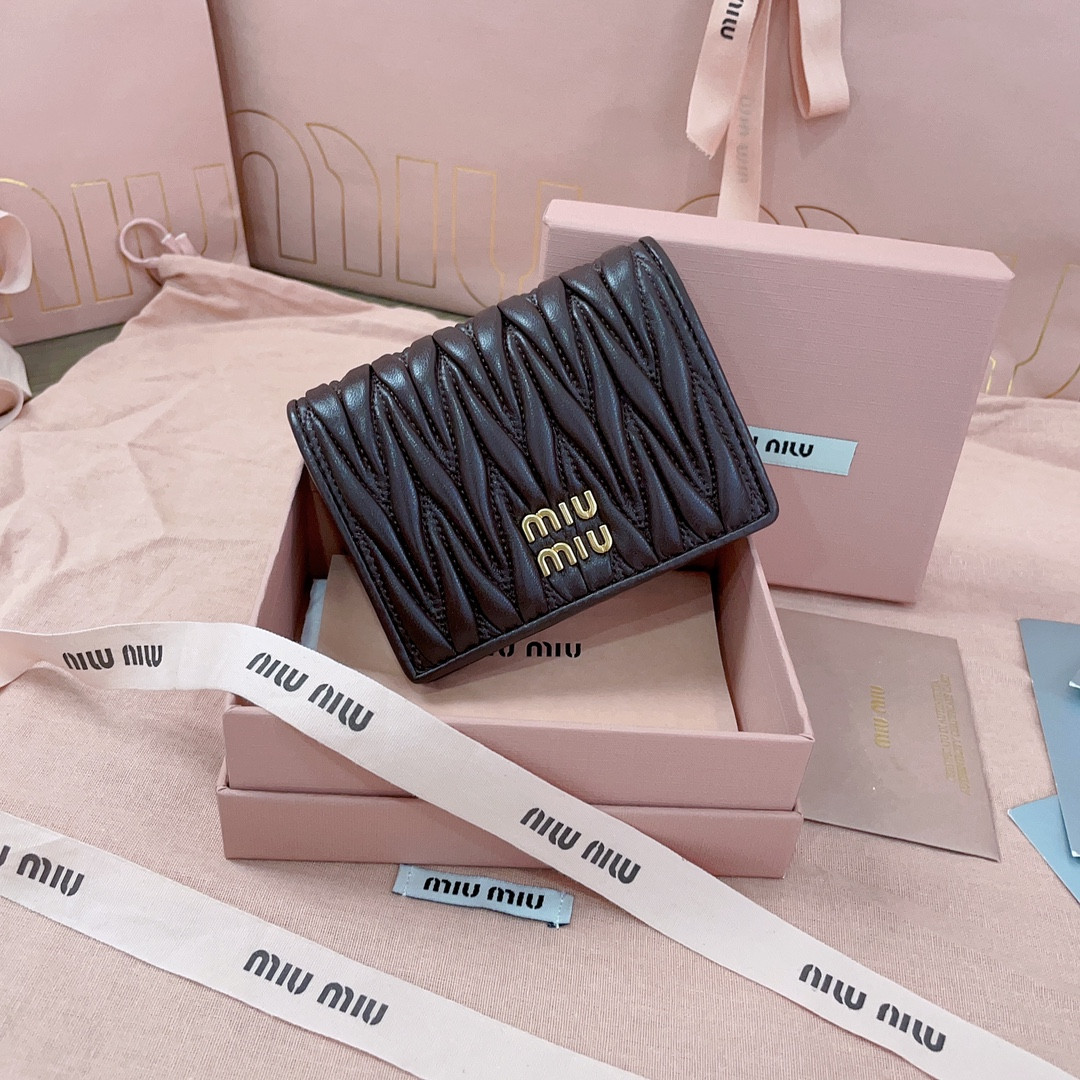 Miu Miu Small matelassé nappa leather wallet 11.2x8.5cm