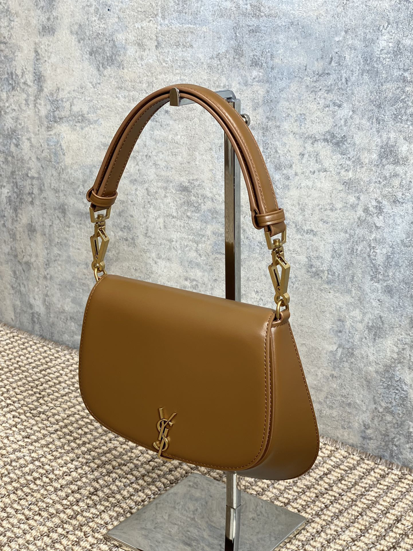 y*l voltaire top handle in box Sa**t Lau*nt 17.5x21x8cm