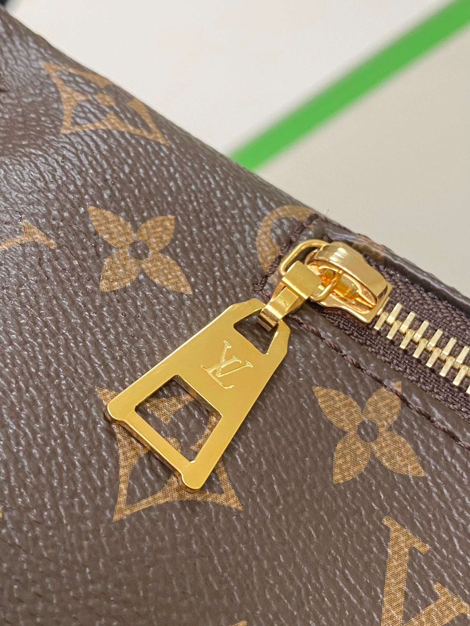 LV High Rise M46784 15 x 6.3 x 3.1 inches