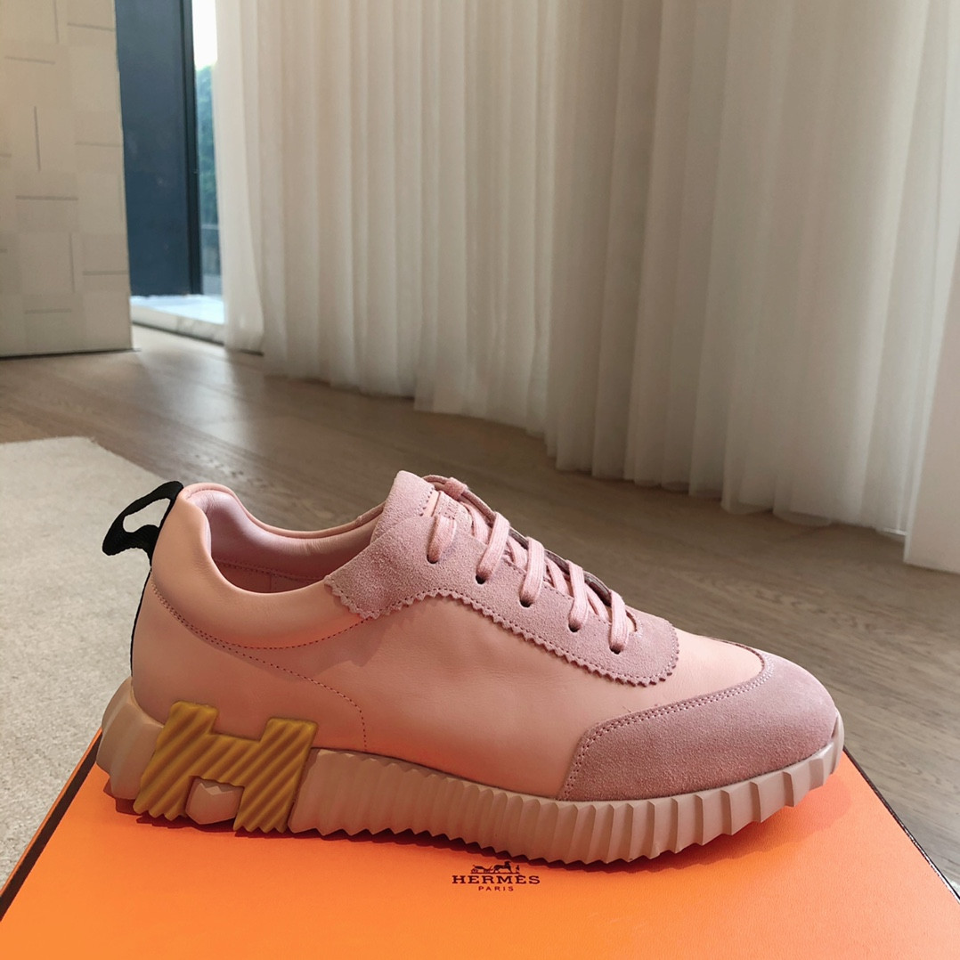 ua H**me5 bouncing sneaker