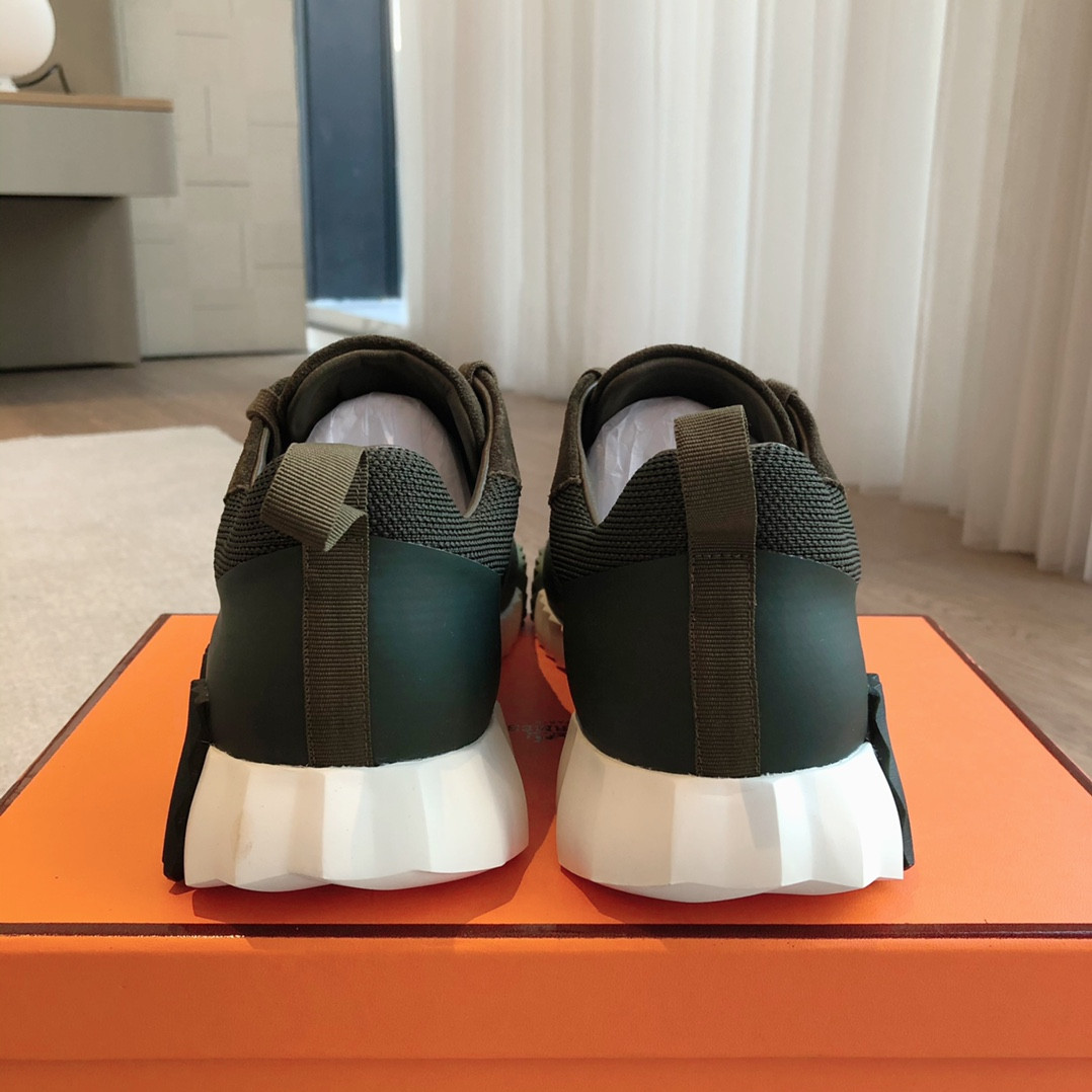 ua H**me5 bouncing sneaker