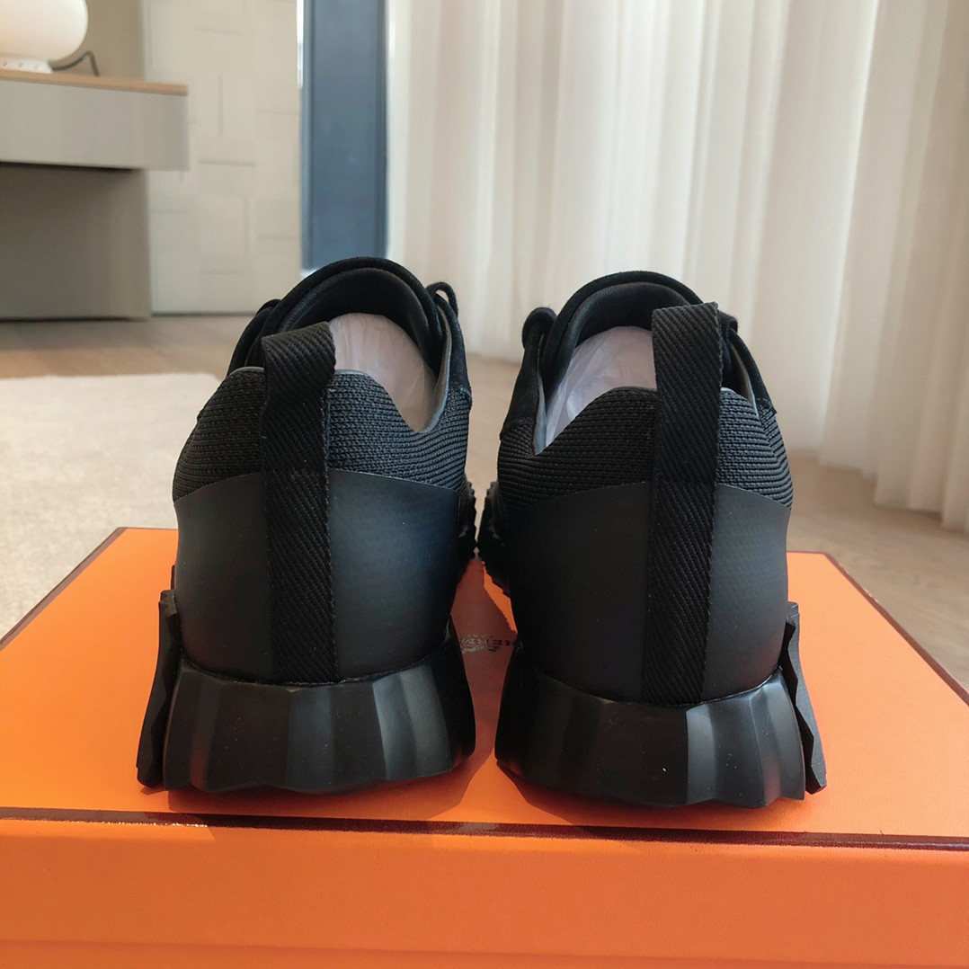 ua H**me5 bouncing sneaker