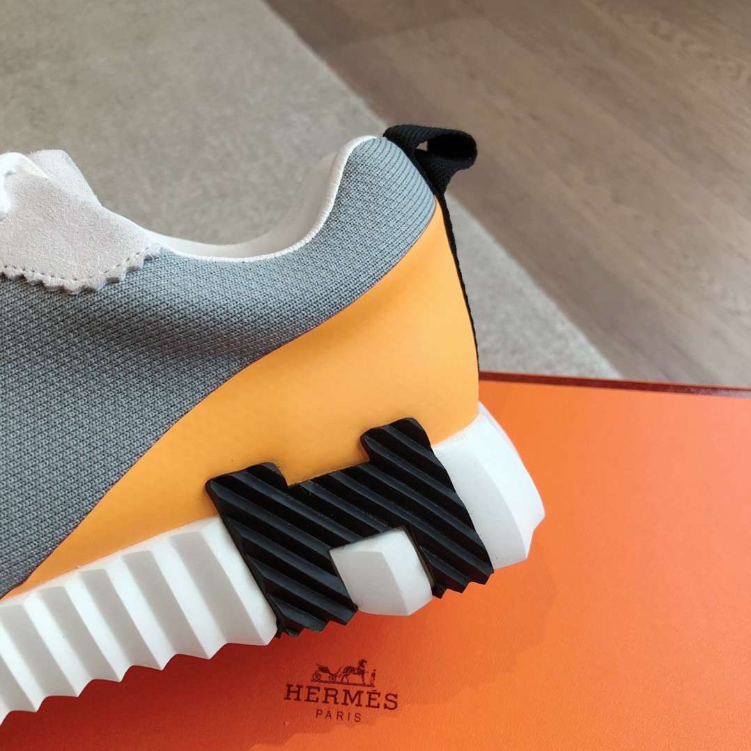 ua H**me5 bouncing sneaker