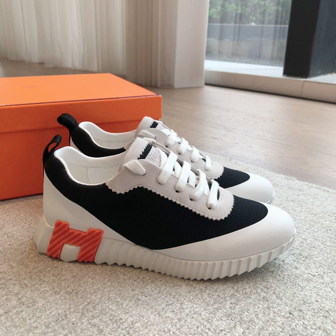 ua H**me5 bouncing sneaker