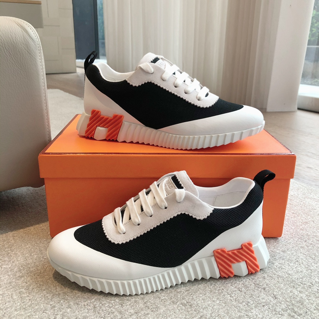 ua H**me5 bouncing sneaker