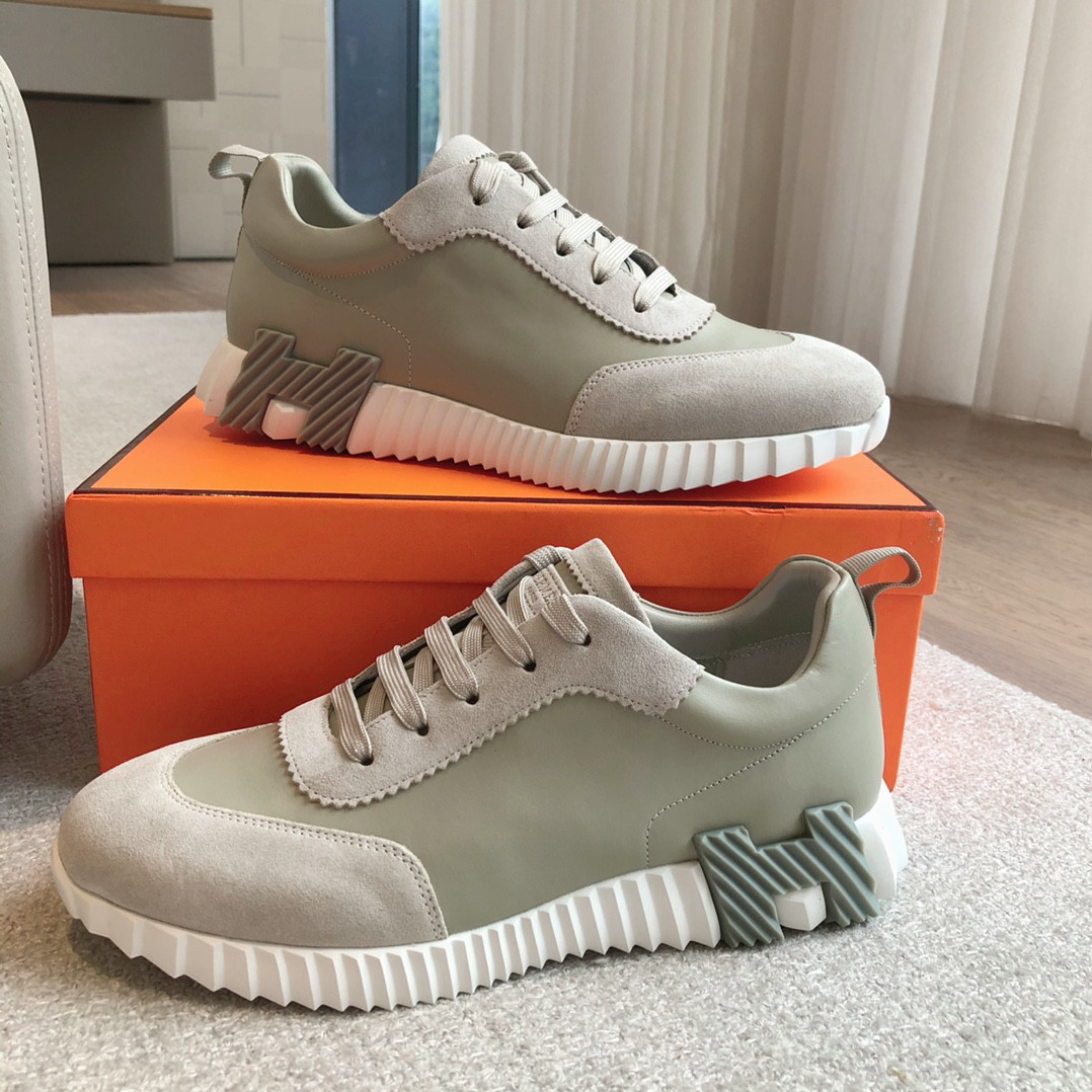 ua H**me5 bouncing sneaker