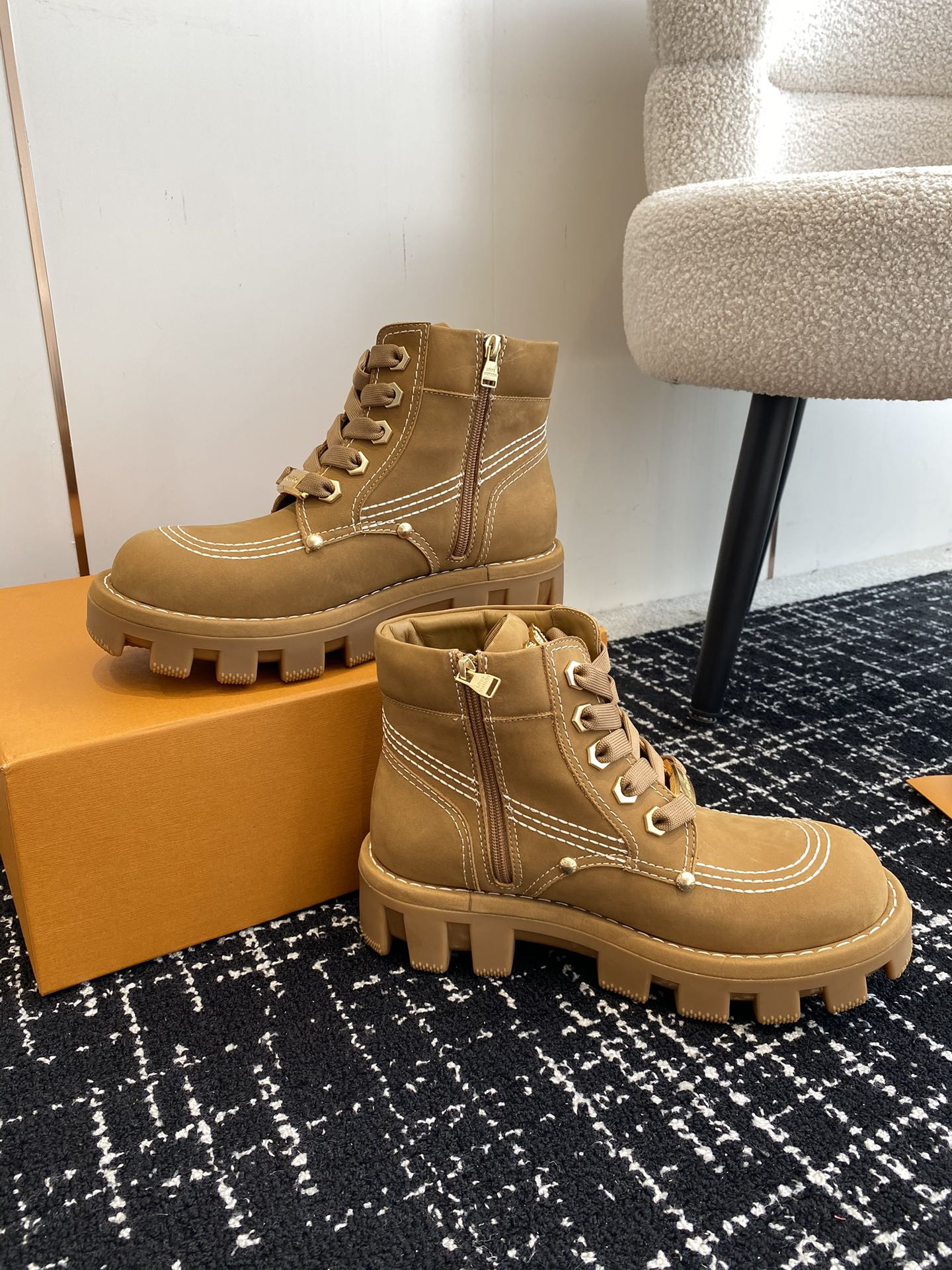 UA LV Boot
