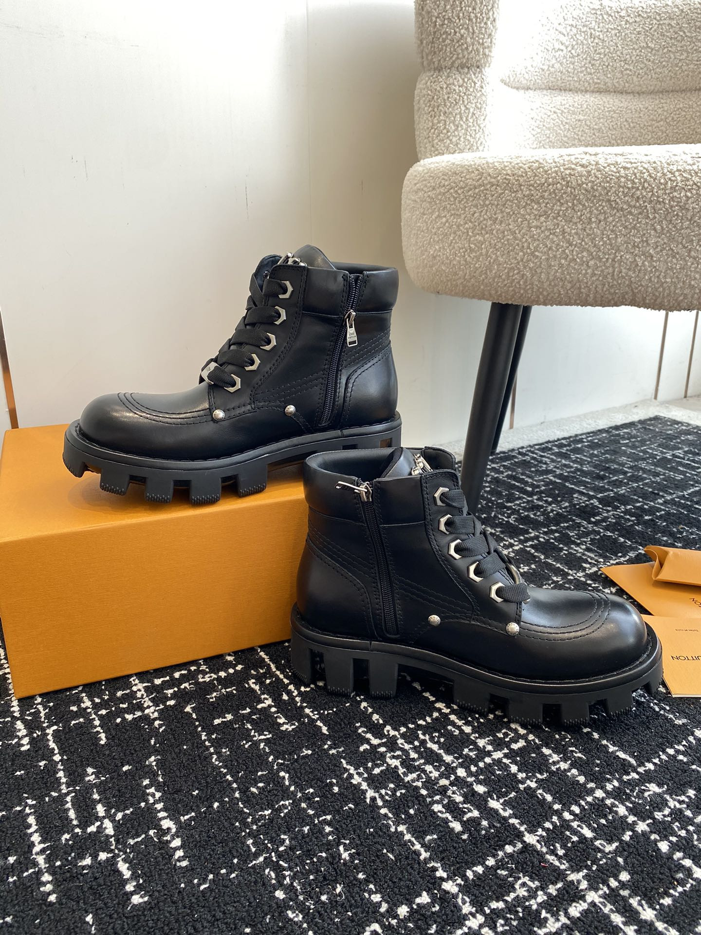 UA LV Boot