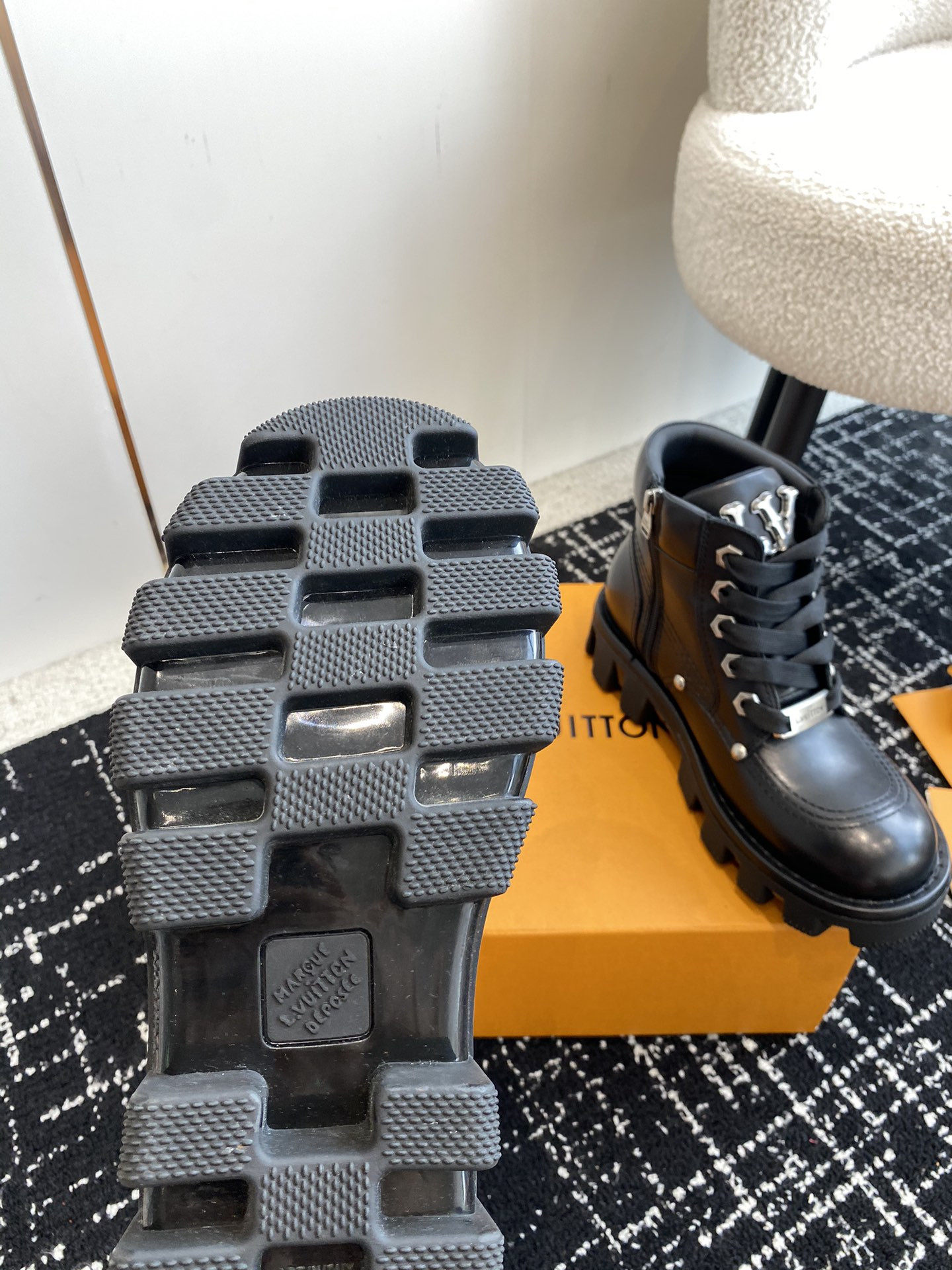 UA LV Boot
