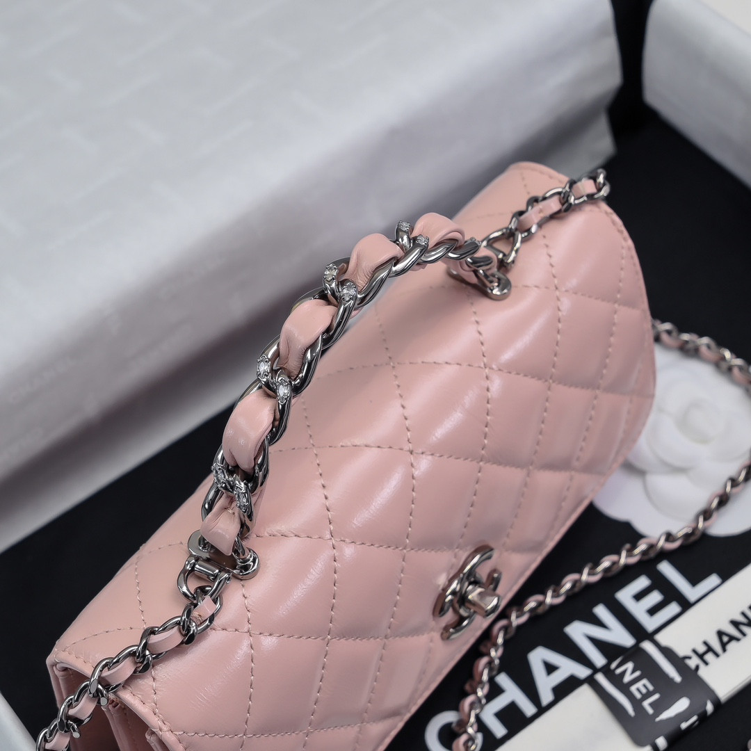 Ch*el clutch with chain 18.5x11x6cm