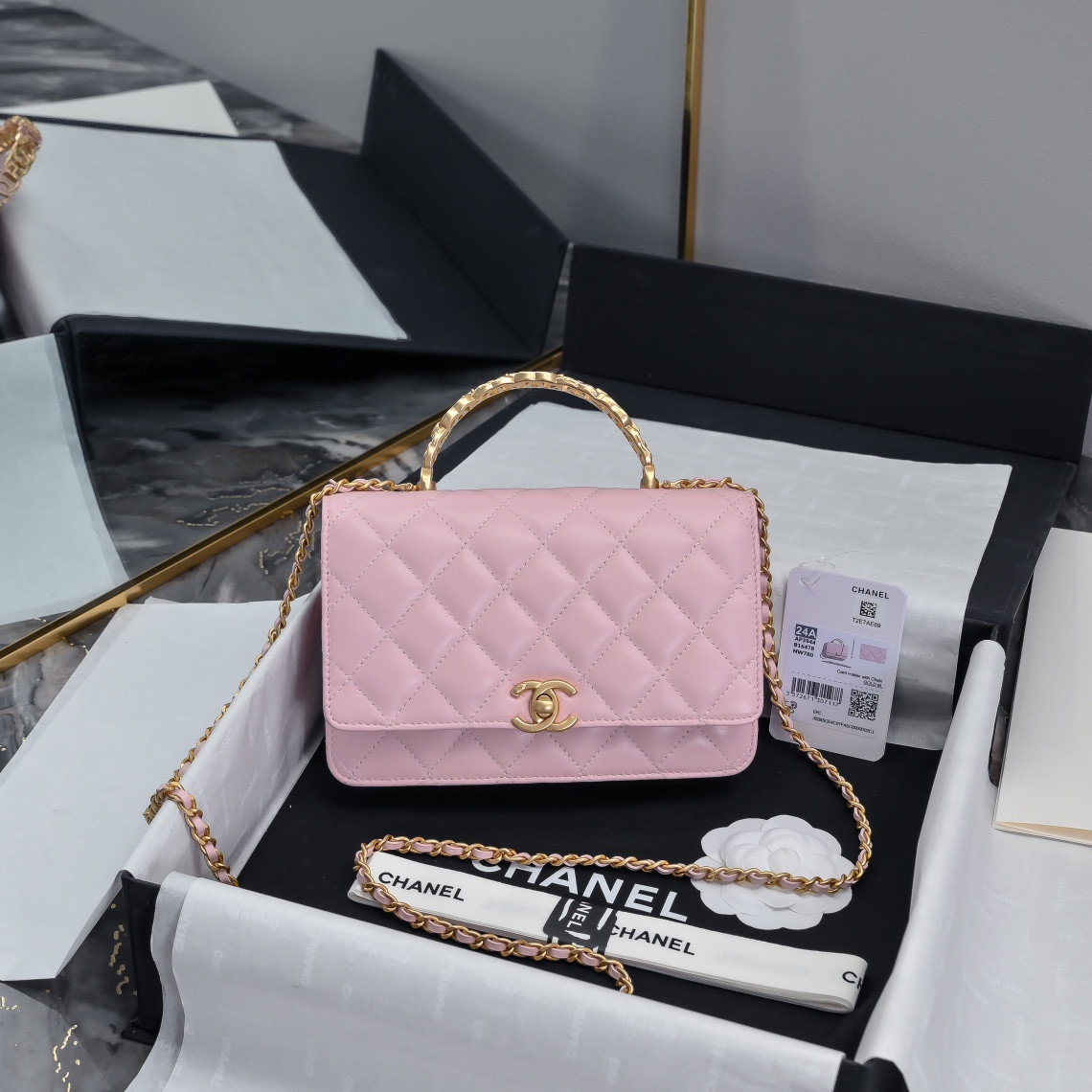Ch*el clutch with chain 19cm