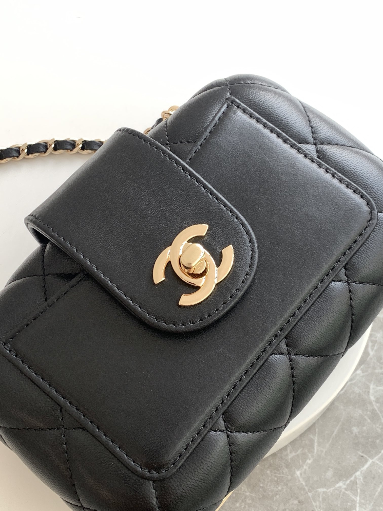 Ch*el clip bag 13x18x5cm