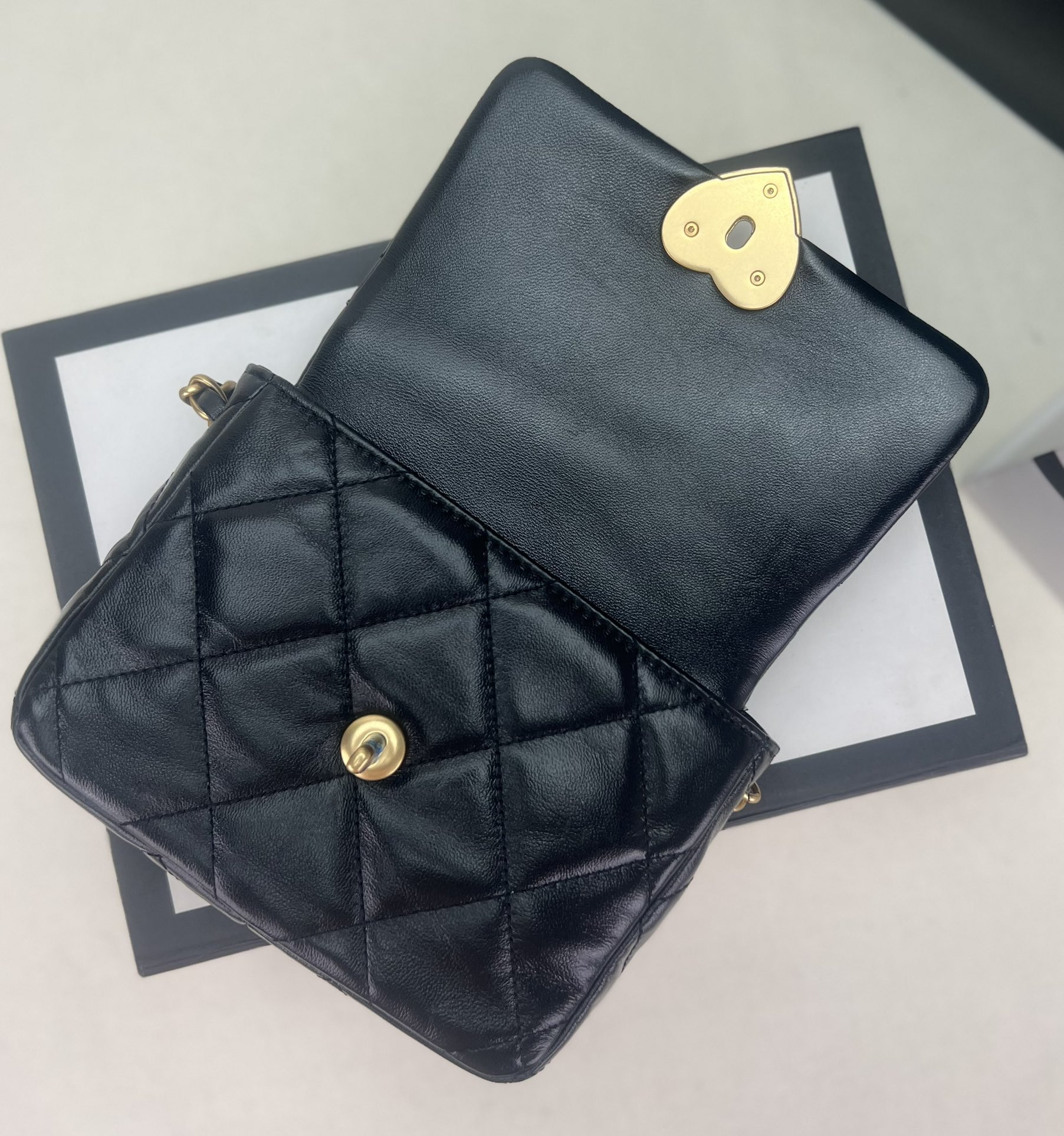 Ch*el flap handbag cf 18x13.5x5.5cm