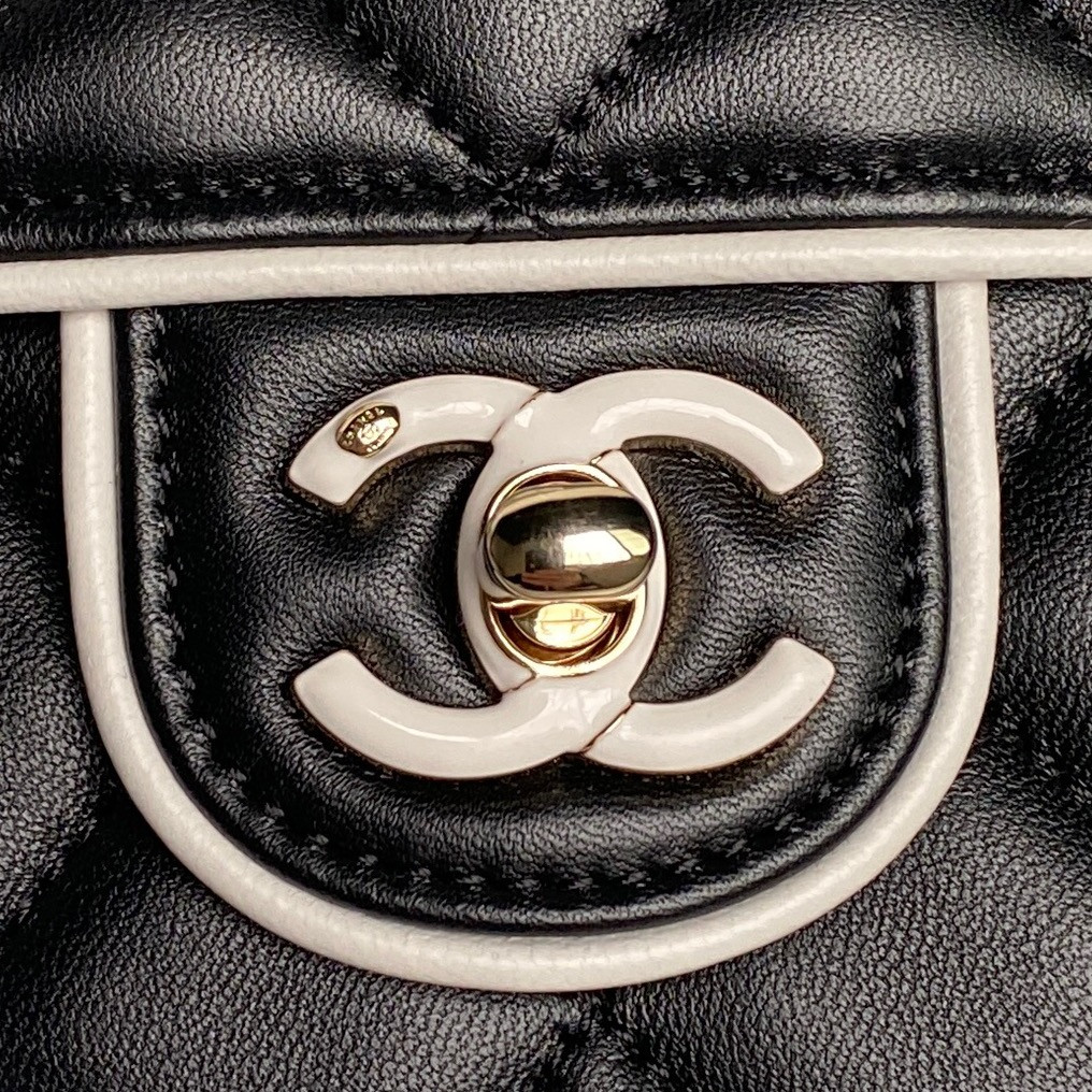 Ch*el flap bag as5150 16.5 x 23.5 x 6.5cm
