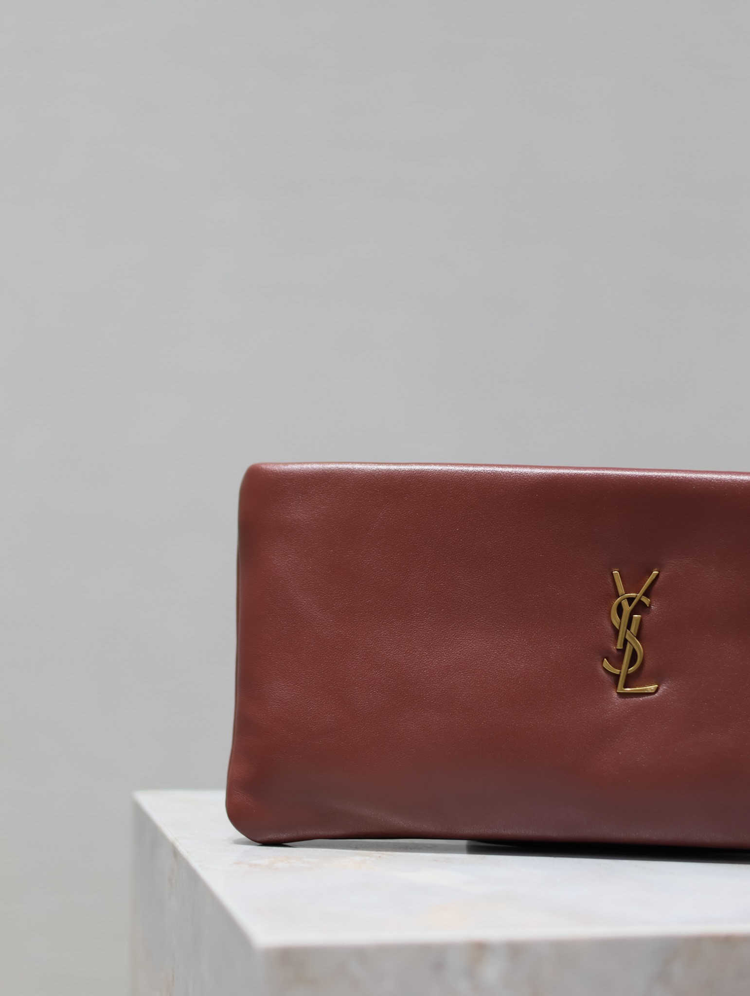 Y*L calypso long pouch in lambskin 30 x 15 x 3.5 cm