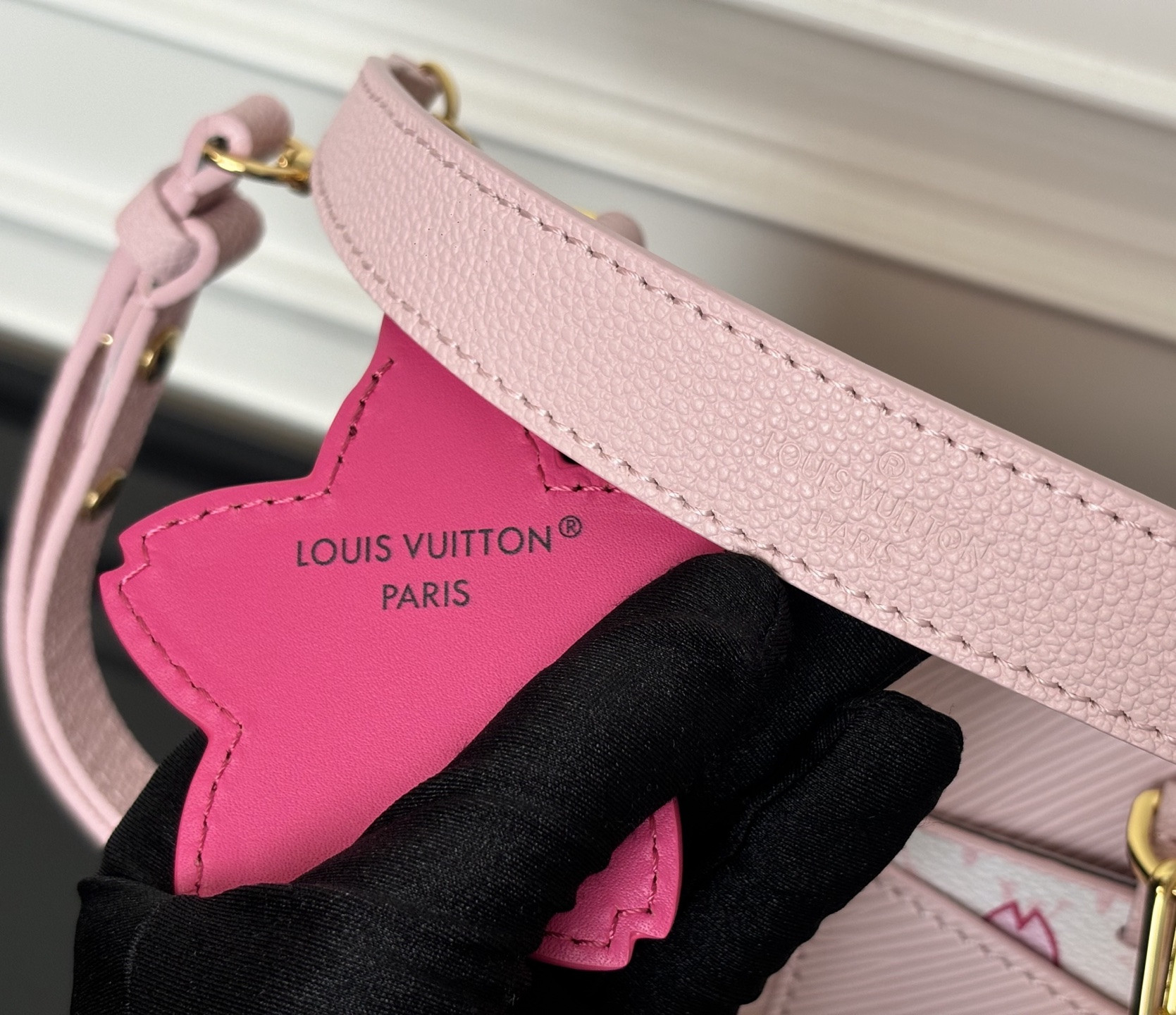 LV x TM Marellini M13101 19 x 13.5 x 6.5CM