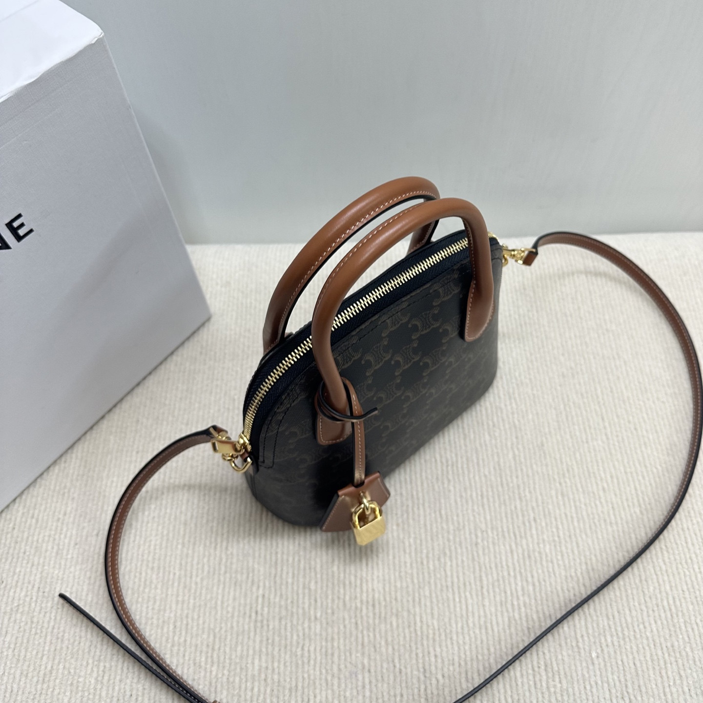 Ce**e teen honorine bag in triomphe canvas and calfskin 22.5x17x10cm