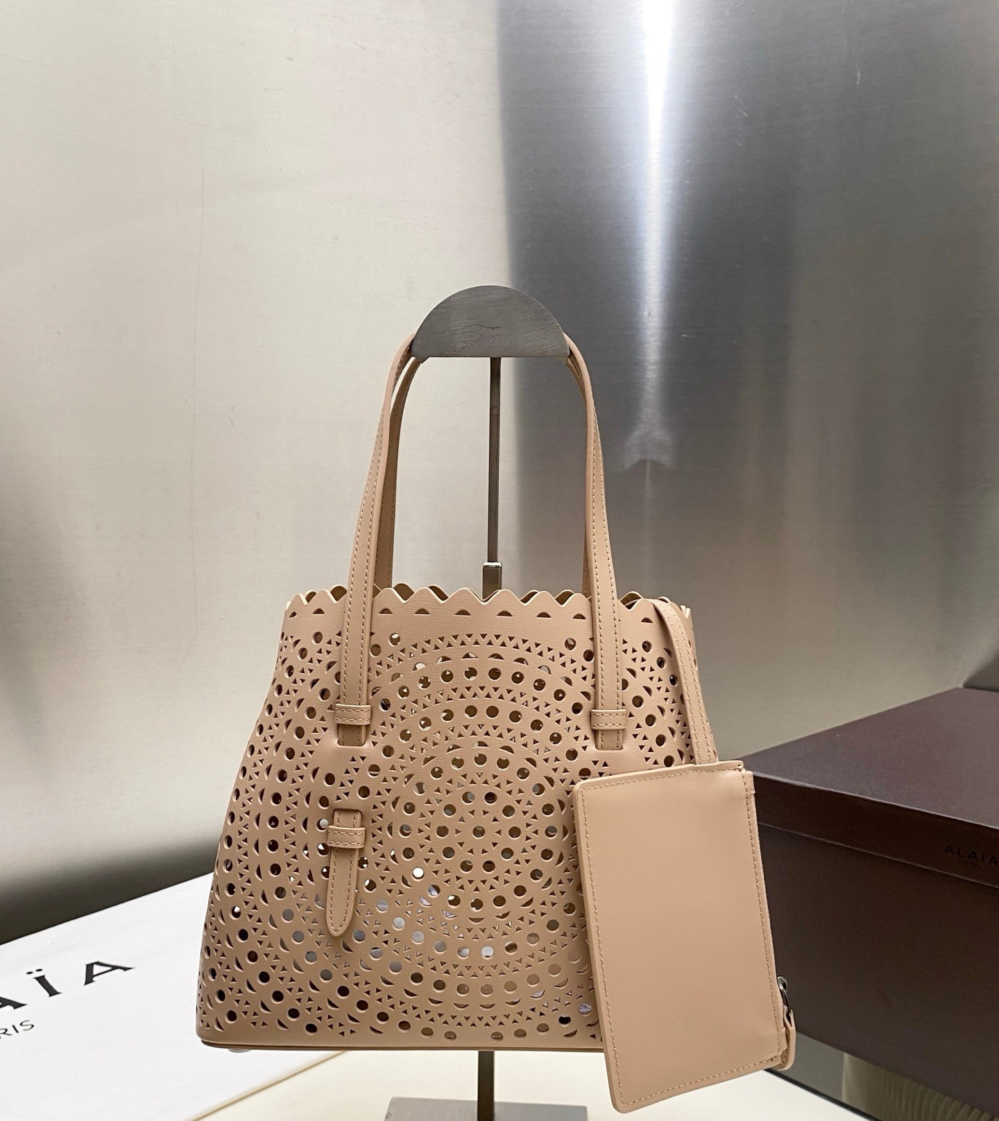 ALAÏA Mina 25 bag 25x20x12cm