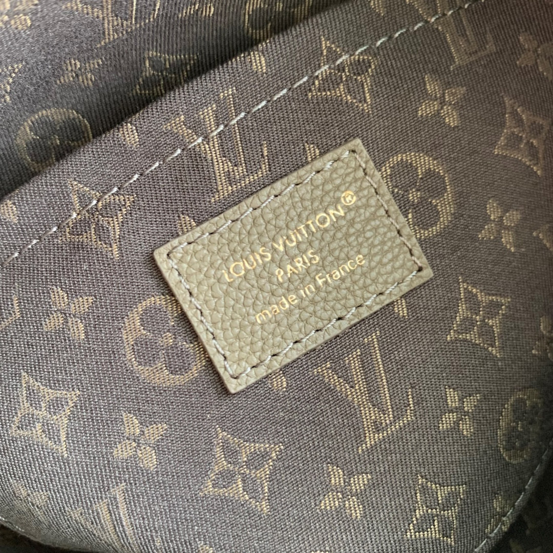 LV Express PM M26360 26x17x13.5cm