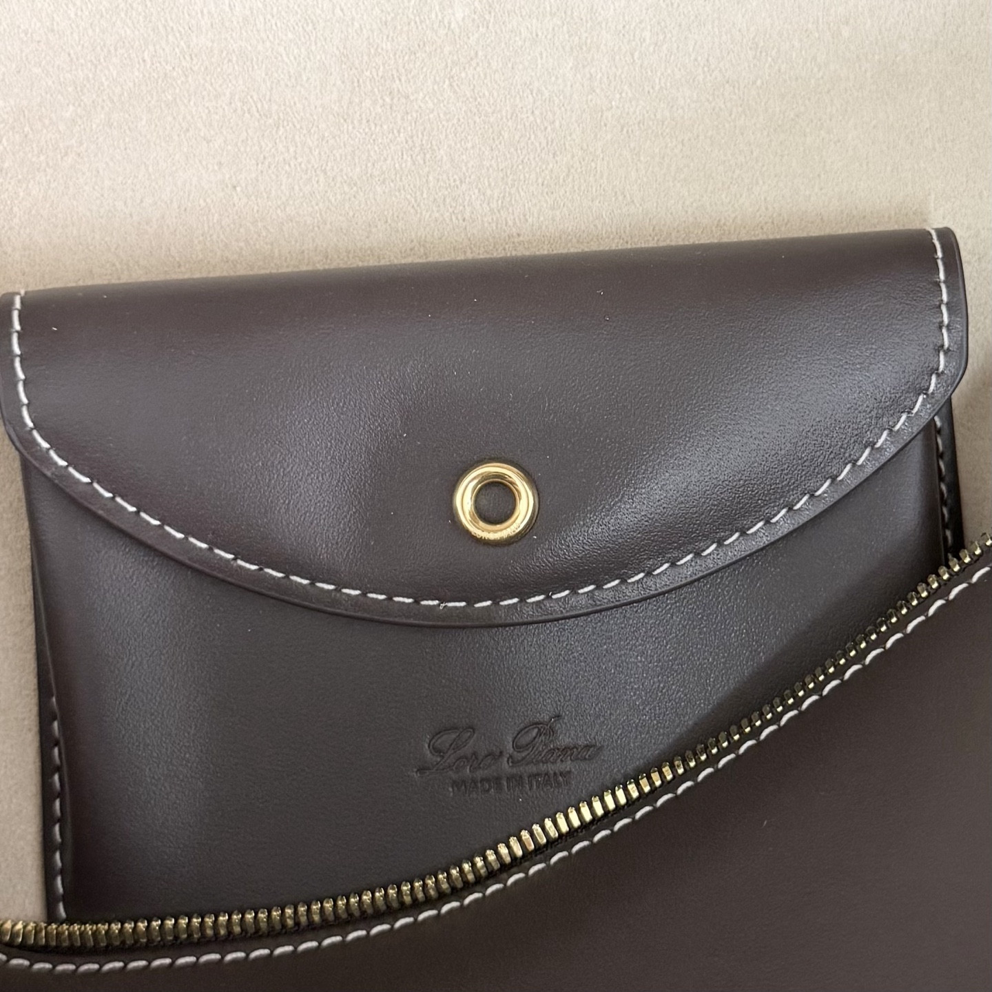 L**o p*ana extra pocket l27 calfskin 16x27x10cm