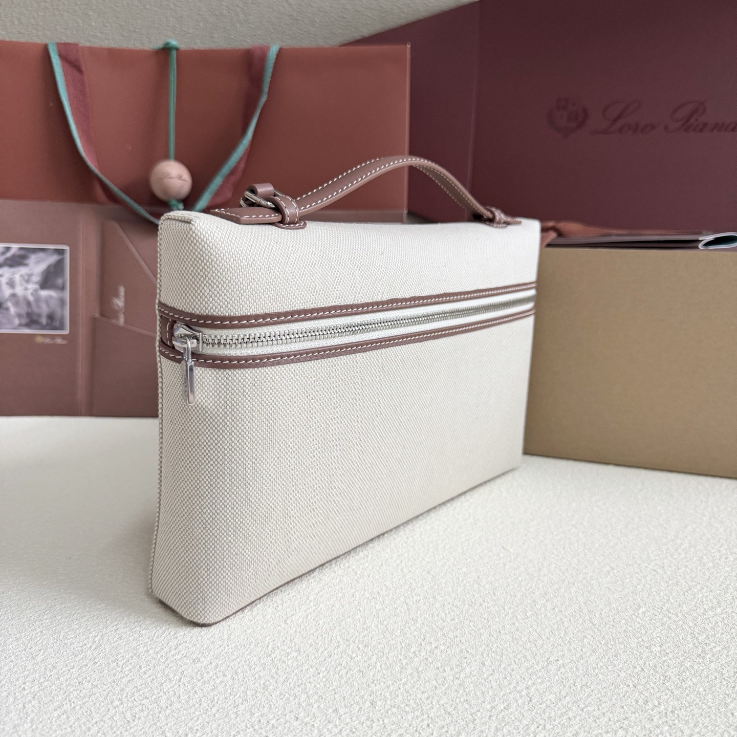 L**o p*ana extra pouch l29 29x18x5cm