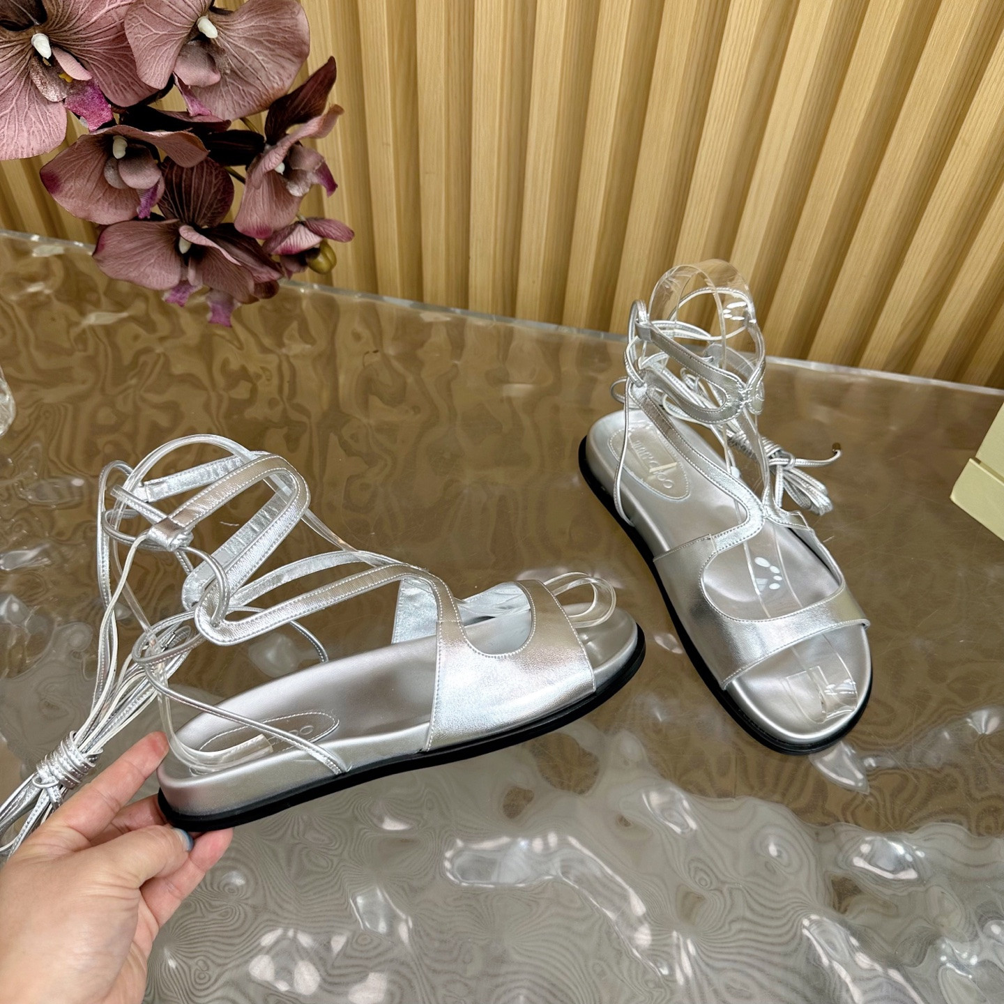 ua Ji*y Ch* sandals