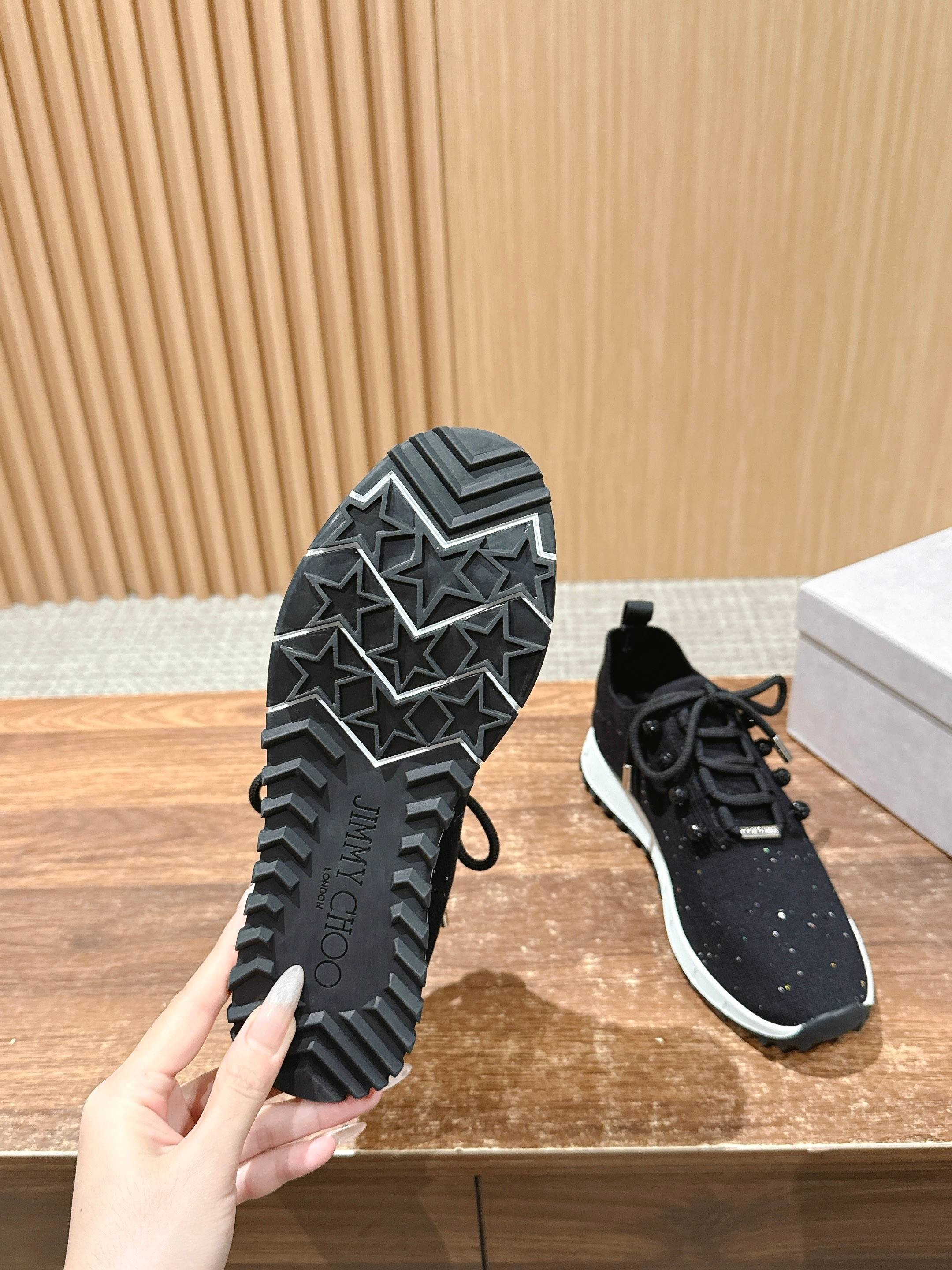 ua Ji*y Ch* casual sneakers