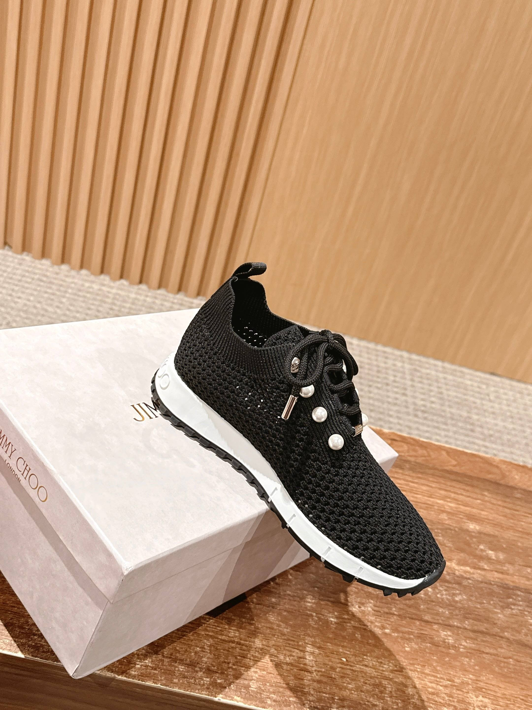 ua Ji*y Ch* casual sneakers