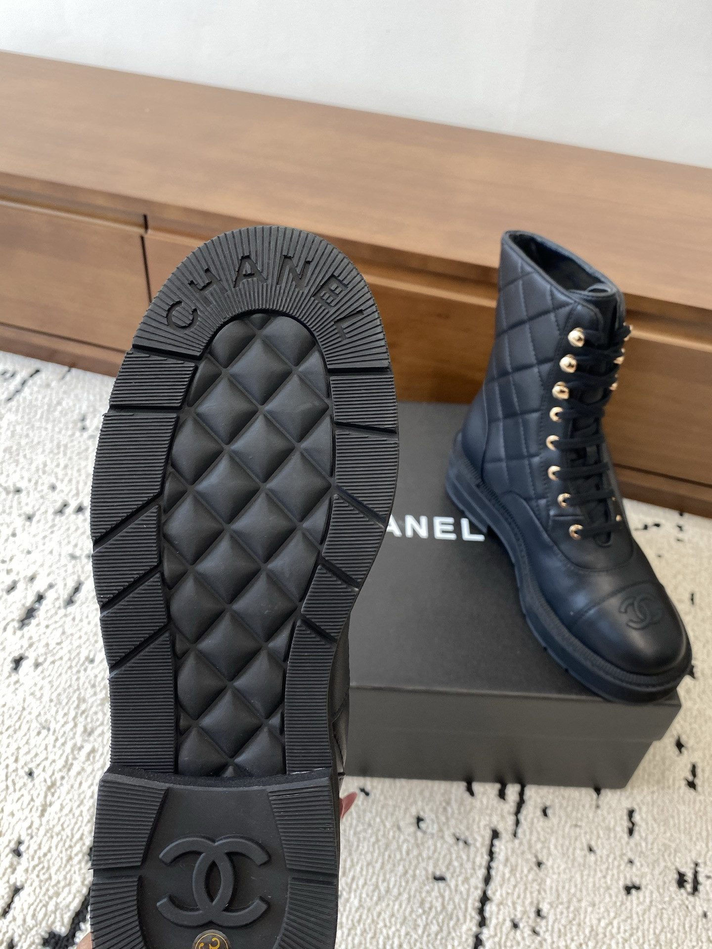 ua Ch*el boots