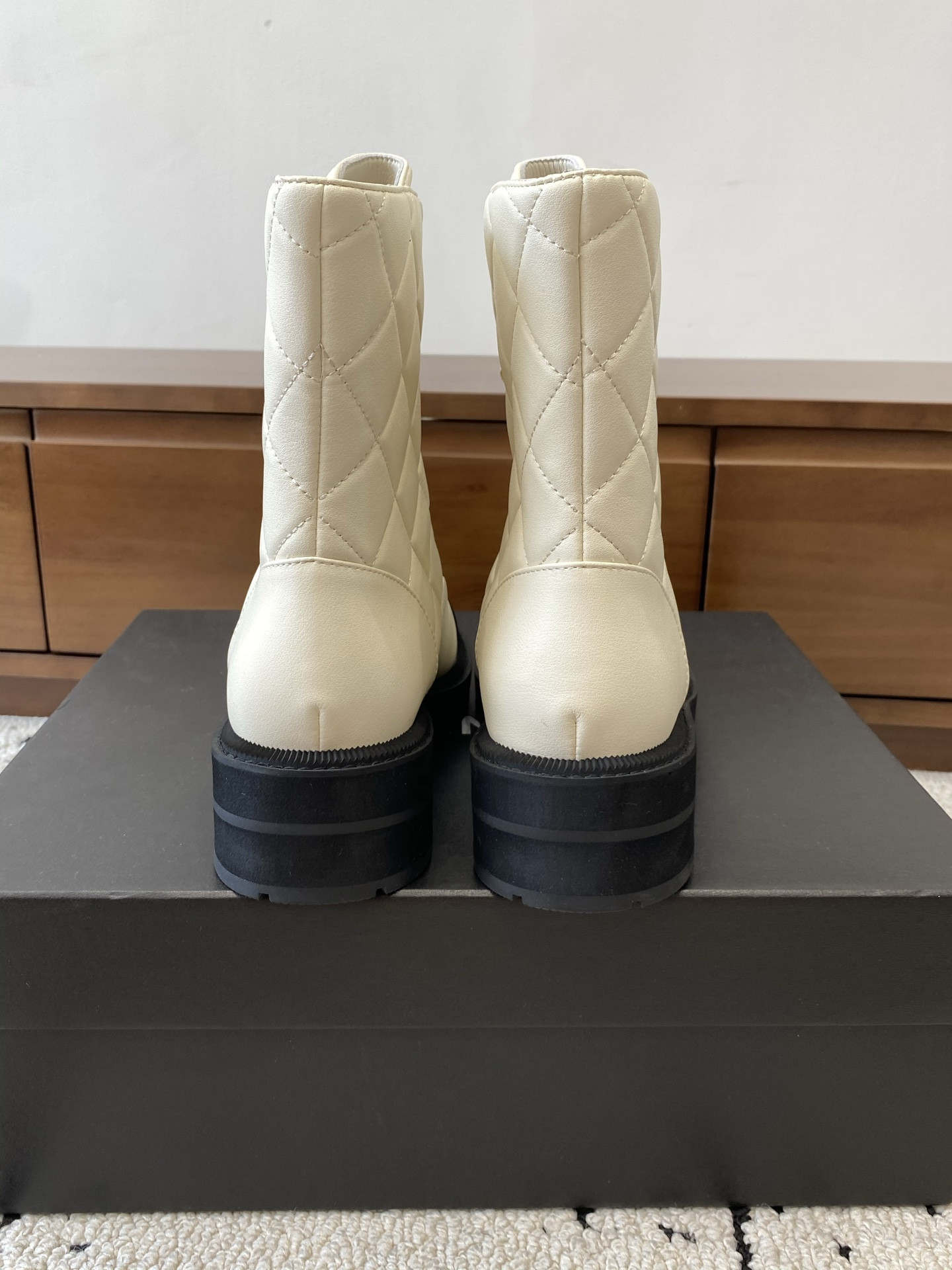 ua Ch*el boots
