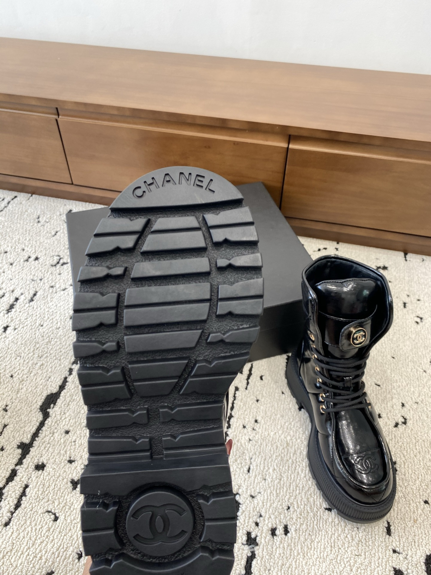 ua Ch*el boots