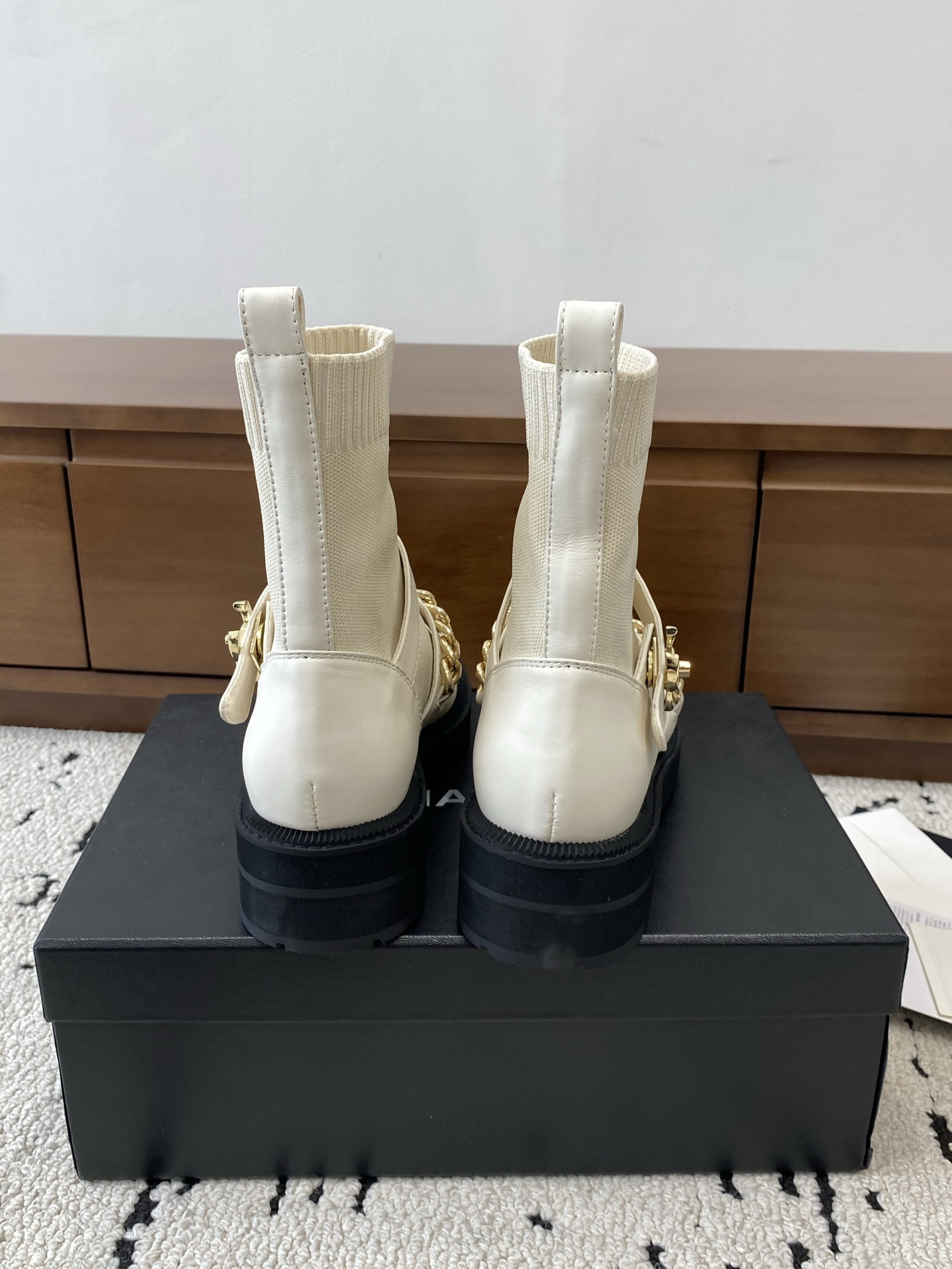 ua Ch*el boots