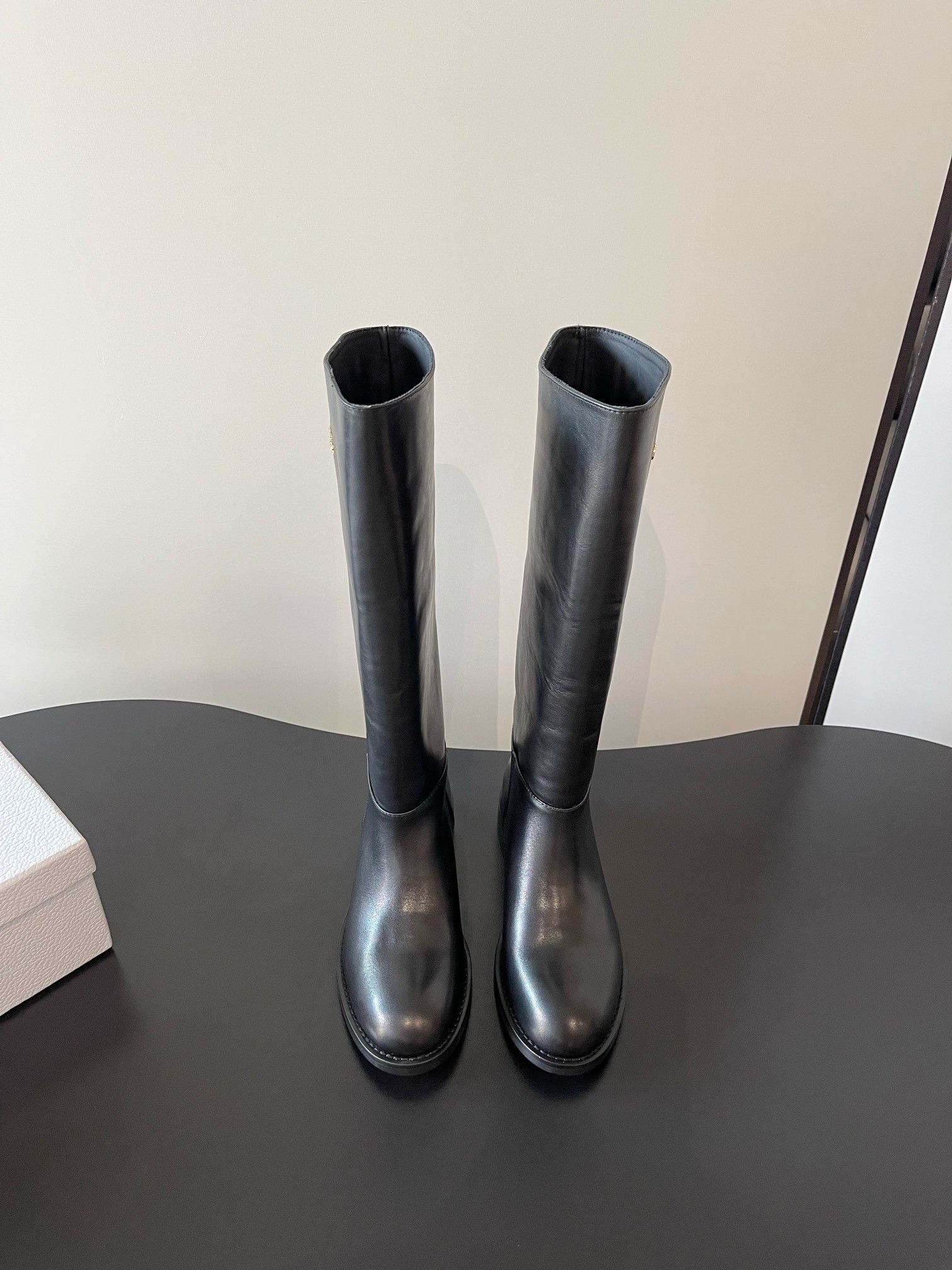 ua D*or d-town boot