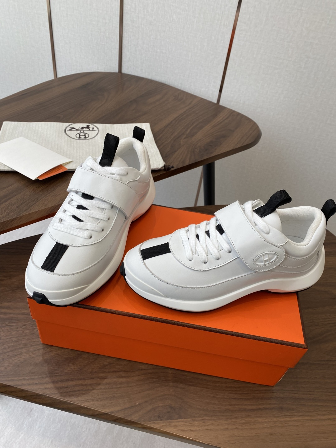 ua H**me5 loop sneaker