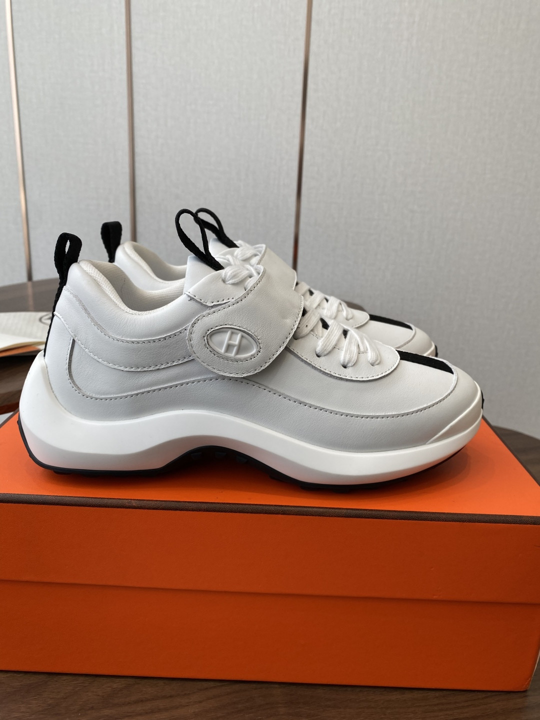 ua H**me5 loop sneaker